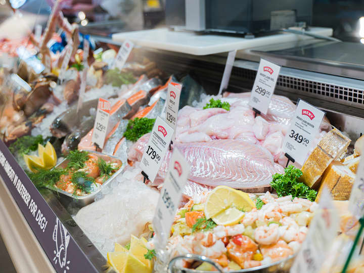 Selv om fileten ligger hel i disken, betyr ikke det at du må kjøpe hele. Vi deler den gjerne opp i størrelsen du ønsker! 