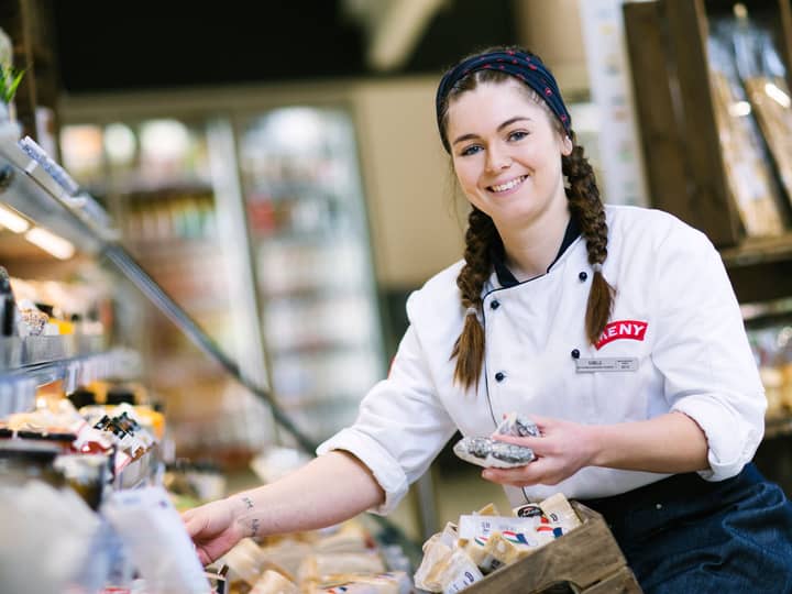 Usikker på hva du skal velge? Spør en av våre Matarbeidere om hjelp til tilbehør og spennende oster du bør smake.