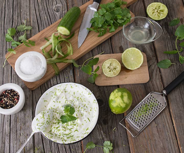 Sjømat passer godt til friske smaker! Prøv å blande inn i rømme, creme fraiche eller kesam