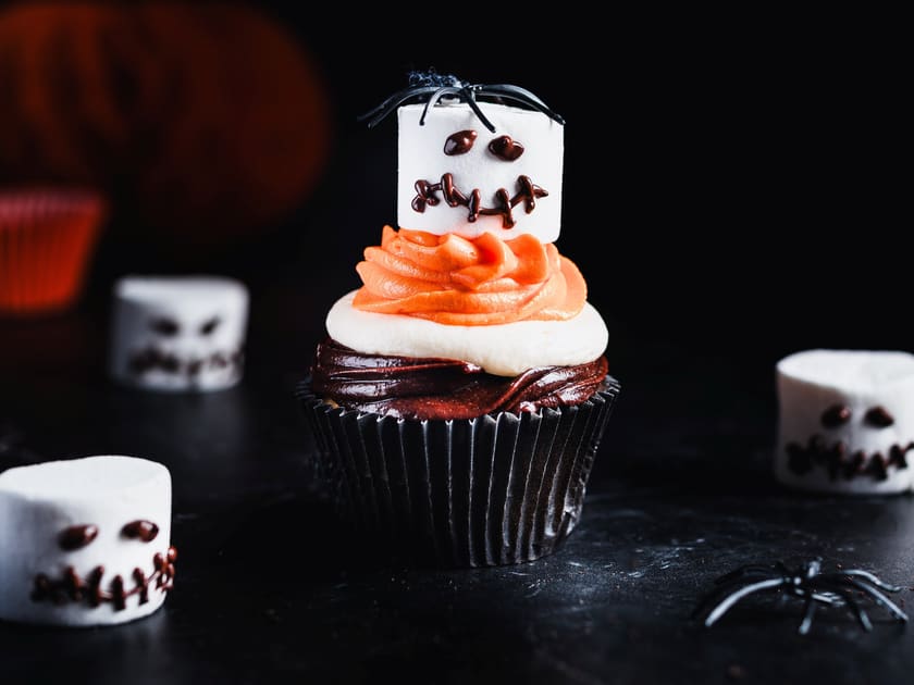 Slik pynter du muffins og kaker til Halloween