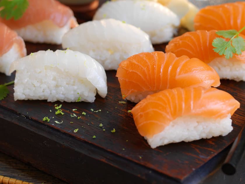 Hjemmelaget sushi - slik lager du tradisjonell nigiri