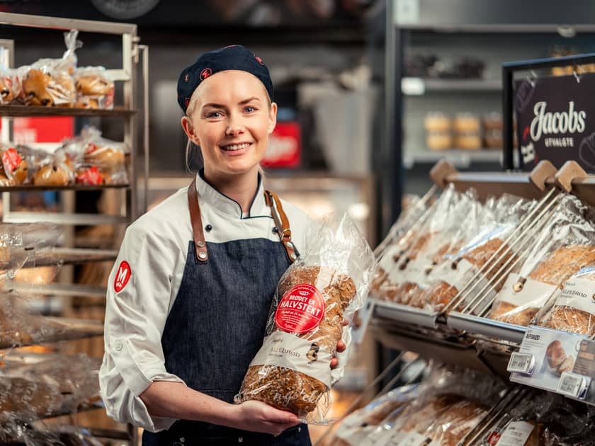 Slik steker du halvstekte brød hjemme