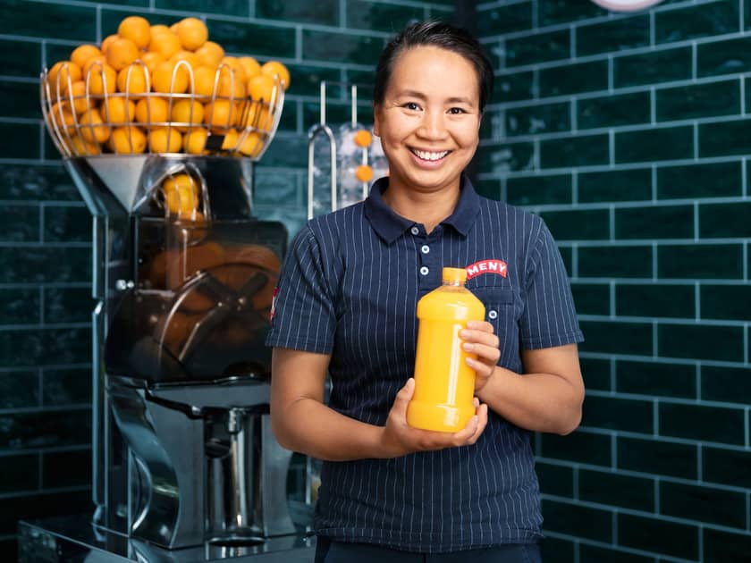Nypresset appelsinjuice - press din egen juice hos MENY