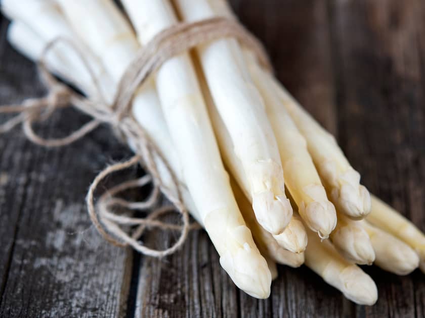 Slik bruker du hvit asparges