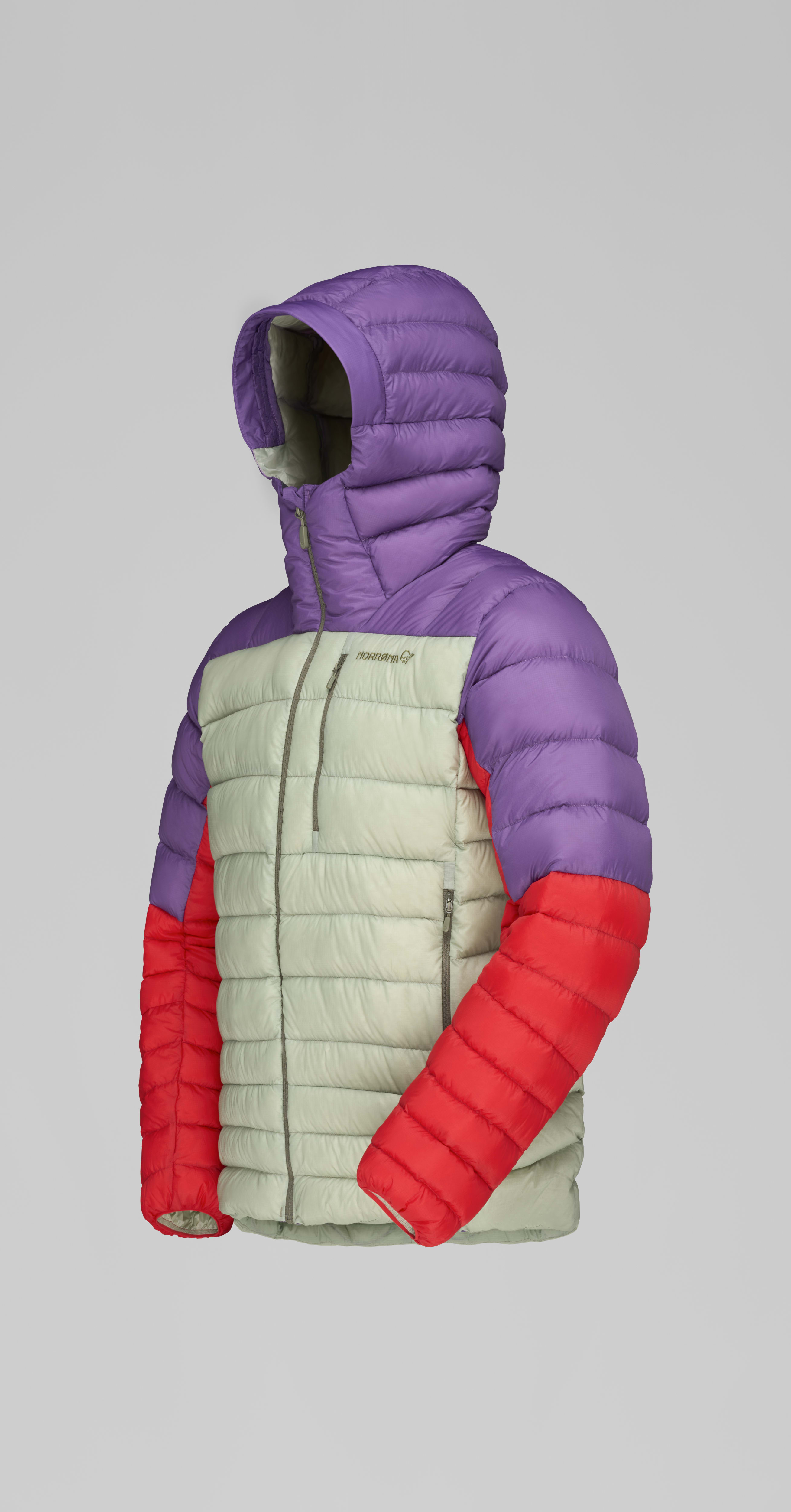 Packshot front left image of lyngen down850 Zip Hood Deep Green