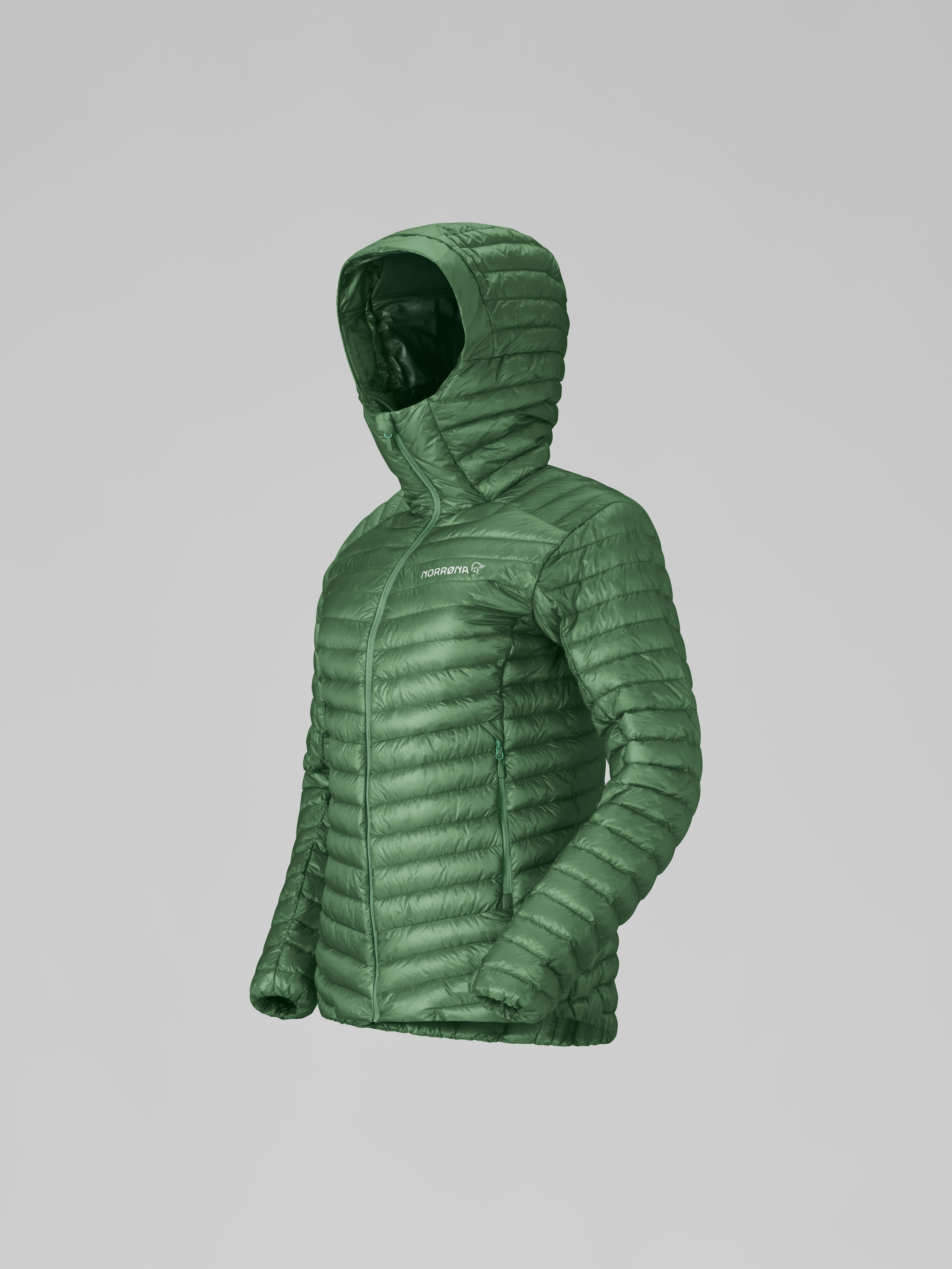 Packshot front left image of trollveggen down800 super light Hood Dark Ivy