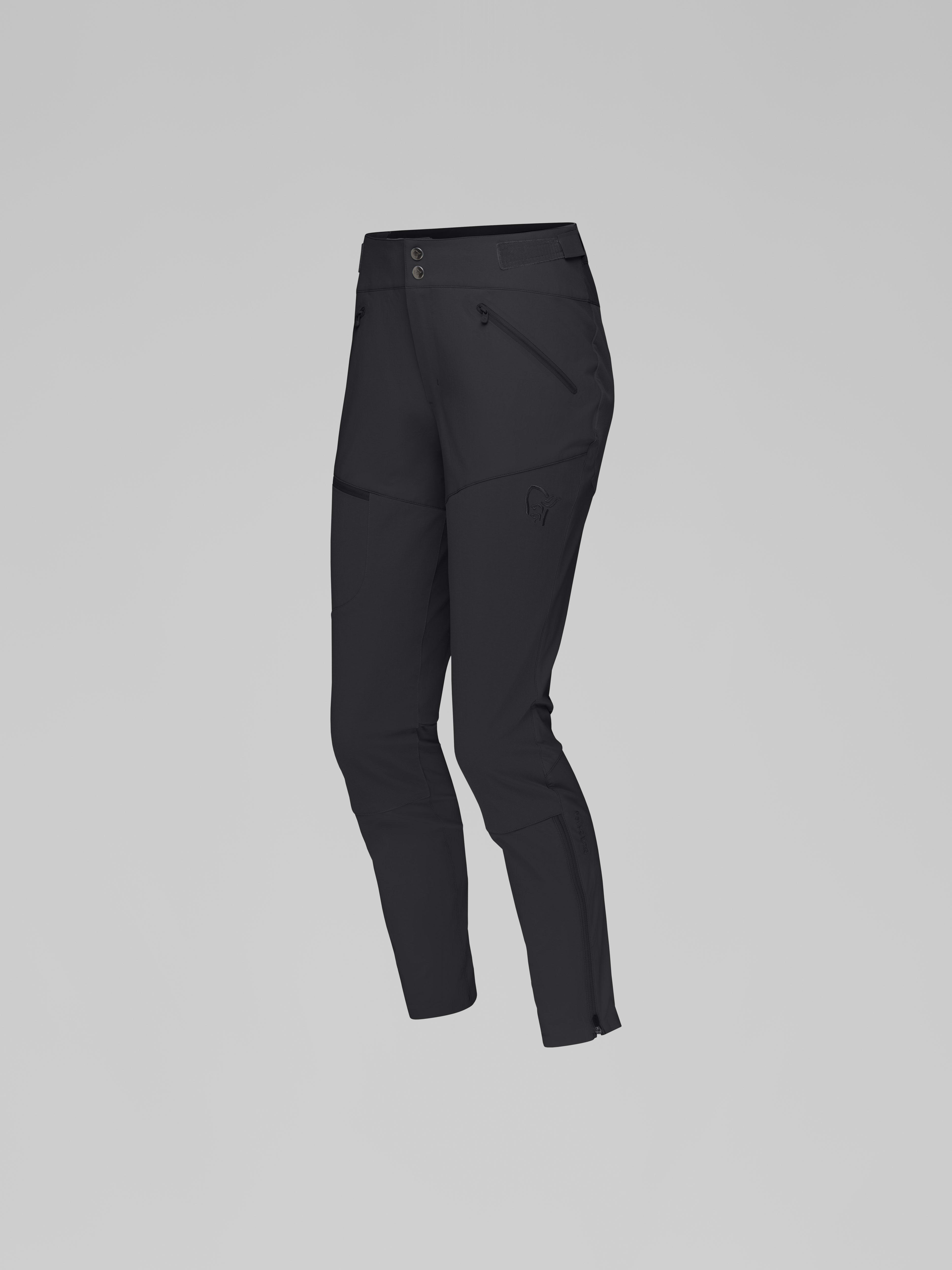 Packshot front left image of falketind rugged slim Pants Caviar Black