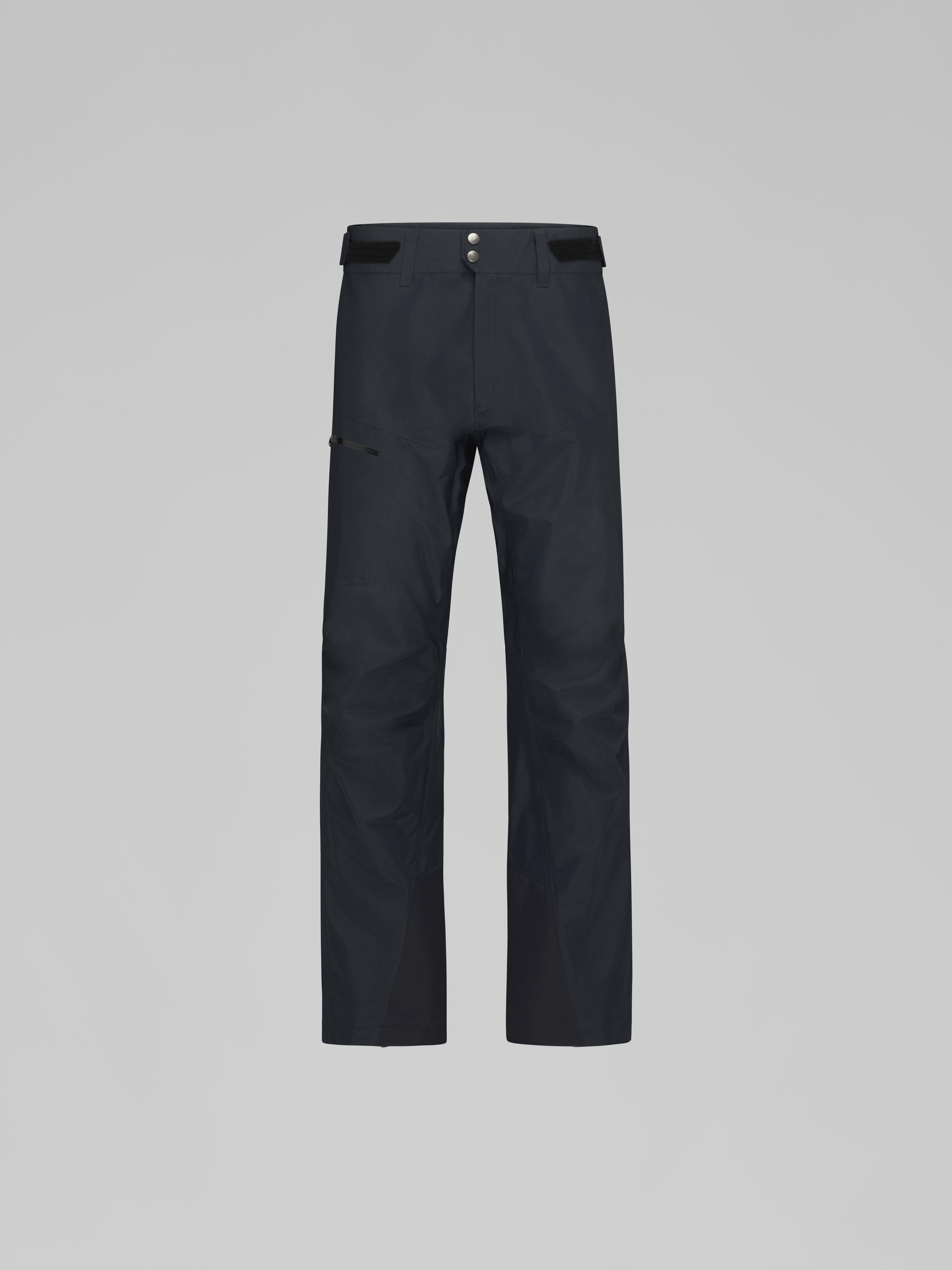 Packshot front image of falketind Gore-Tex Pants Caviar Black