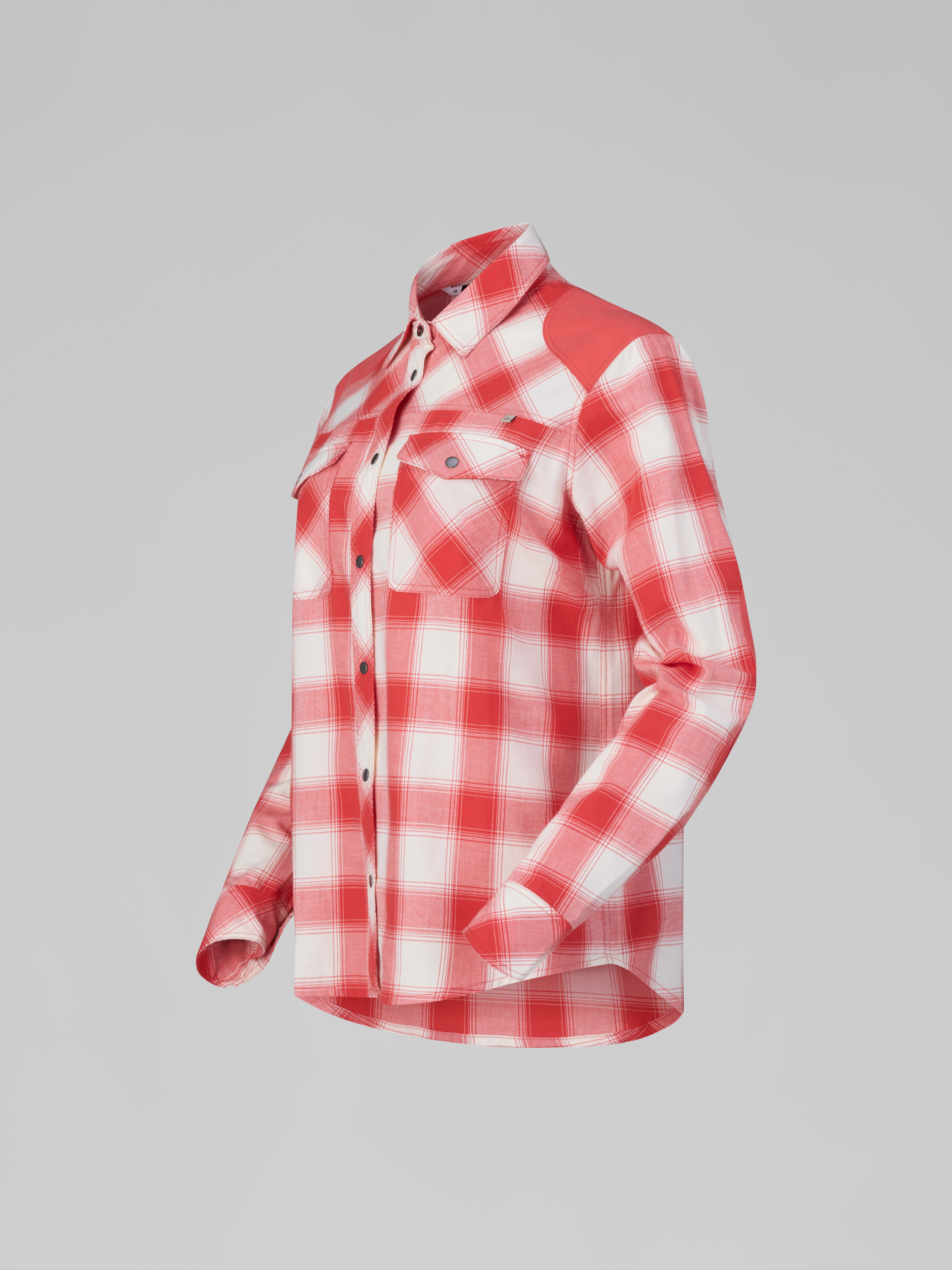 Packshot front left image of femund flannel Shirt Paprika red