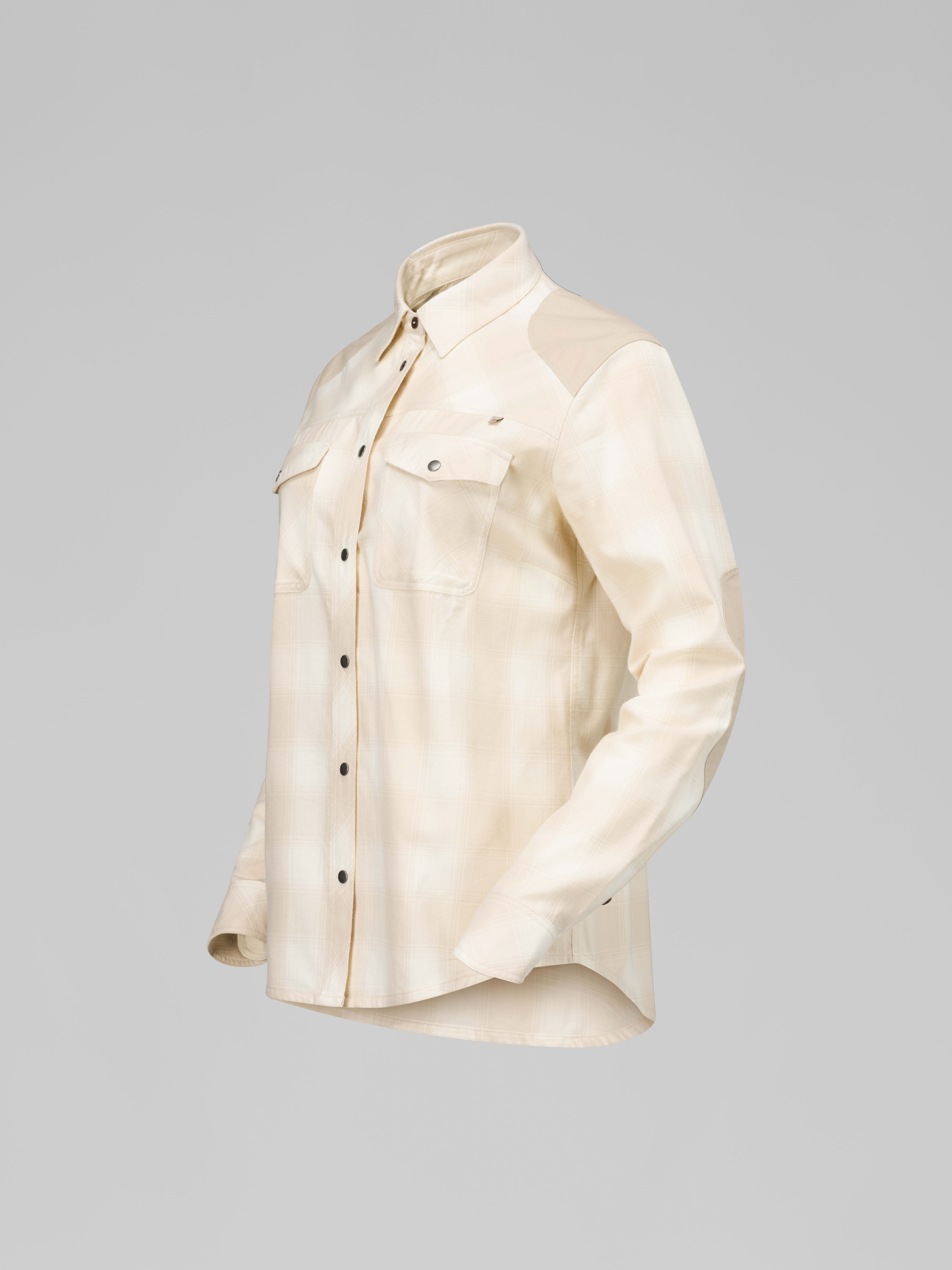 Packshot front left image of femund flannel Shirt Snow White
