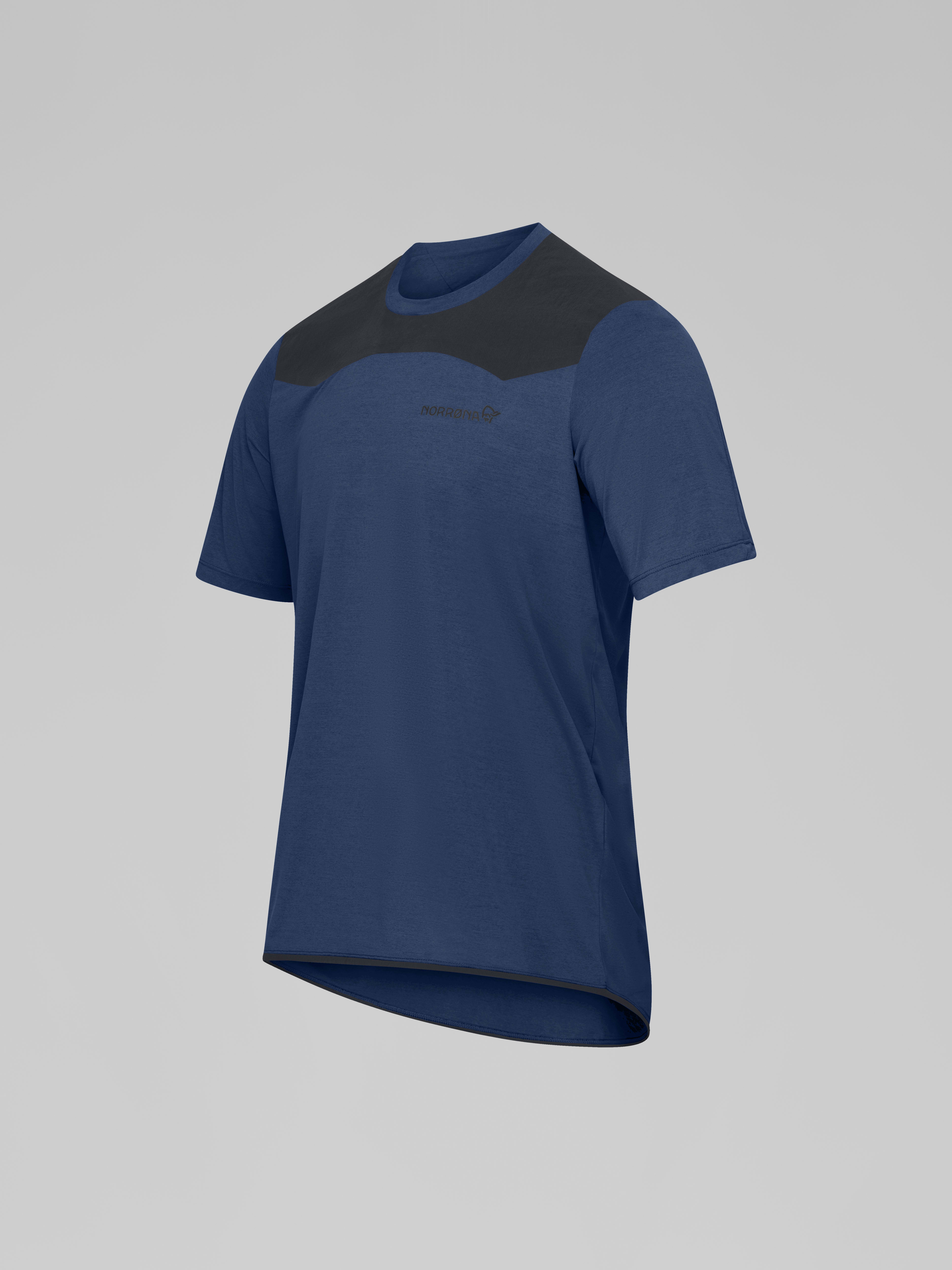 Packshot front left image of skibotn equaliser tech T-shirt Indigo Night