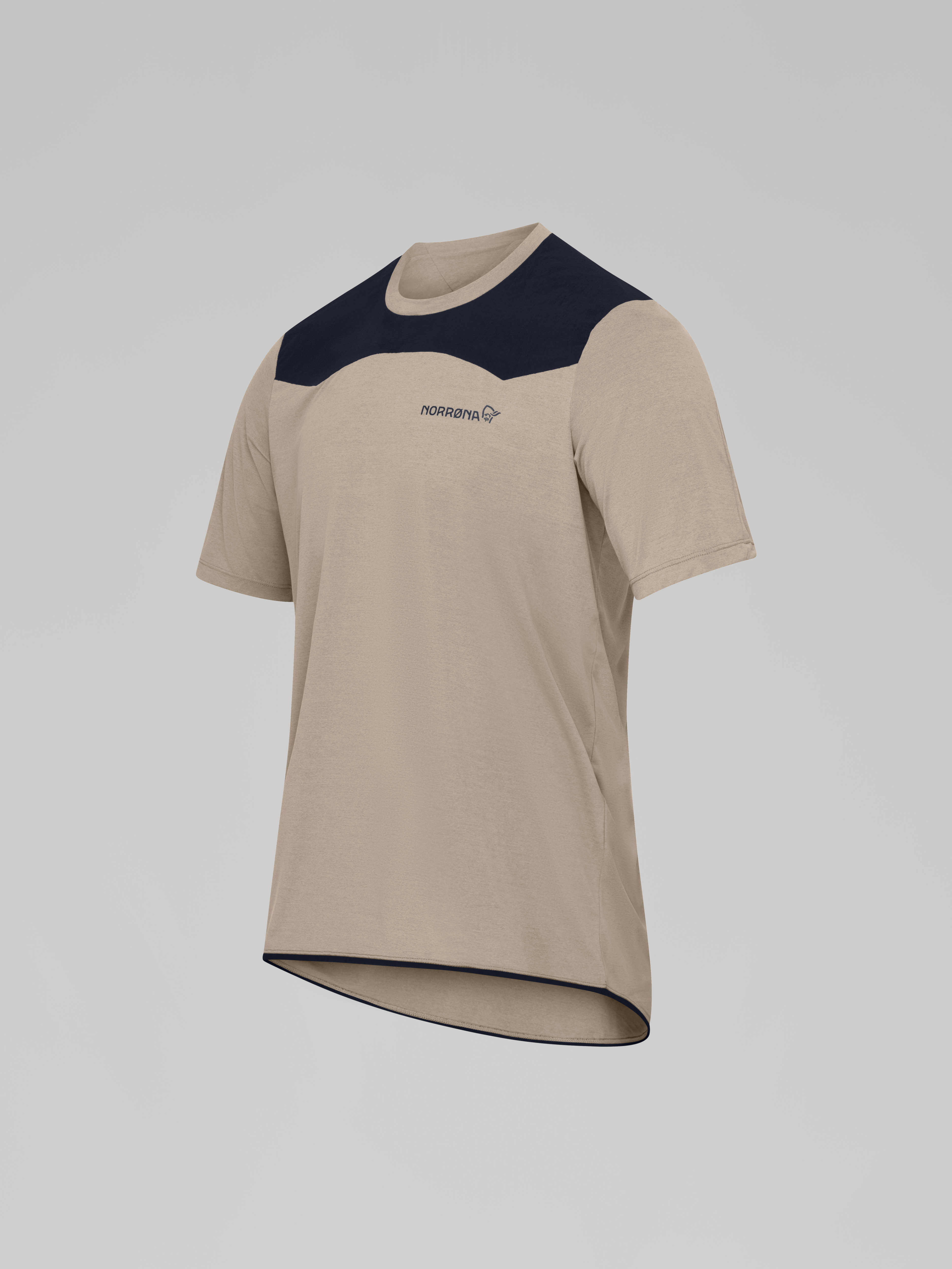 Packshot front left image of skibotn equaliser tech T-shirt Winter Twig/Caviar Black