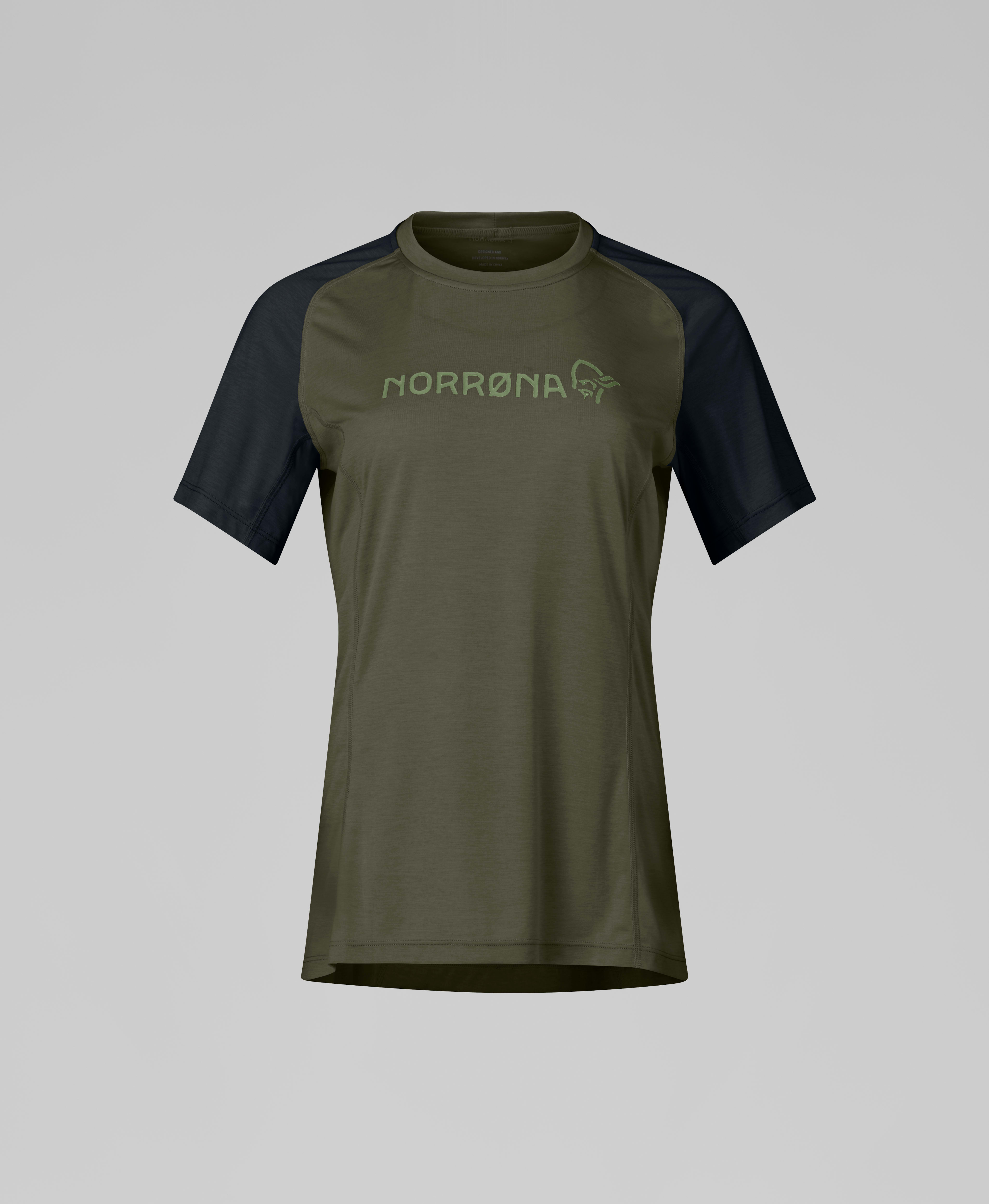Packshot front image of fjora equaliser lightweight T-Shirt Olive Night