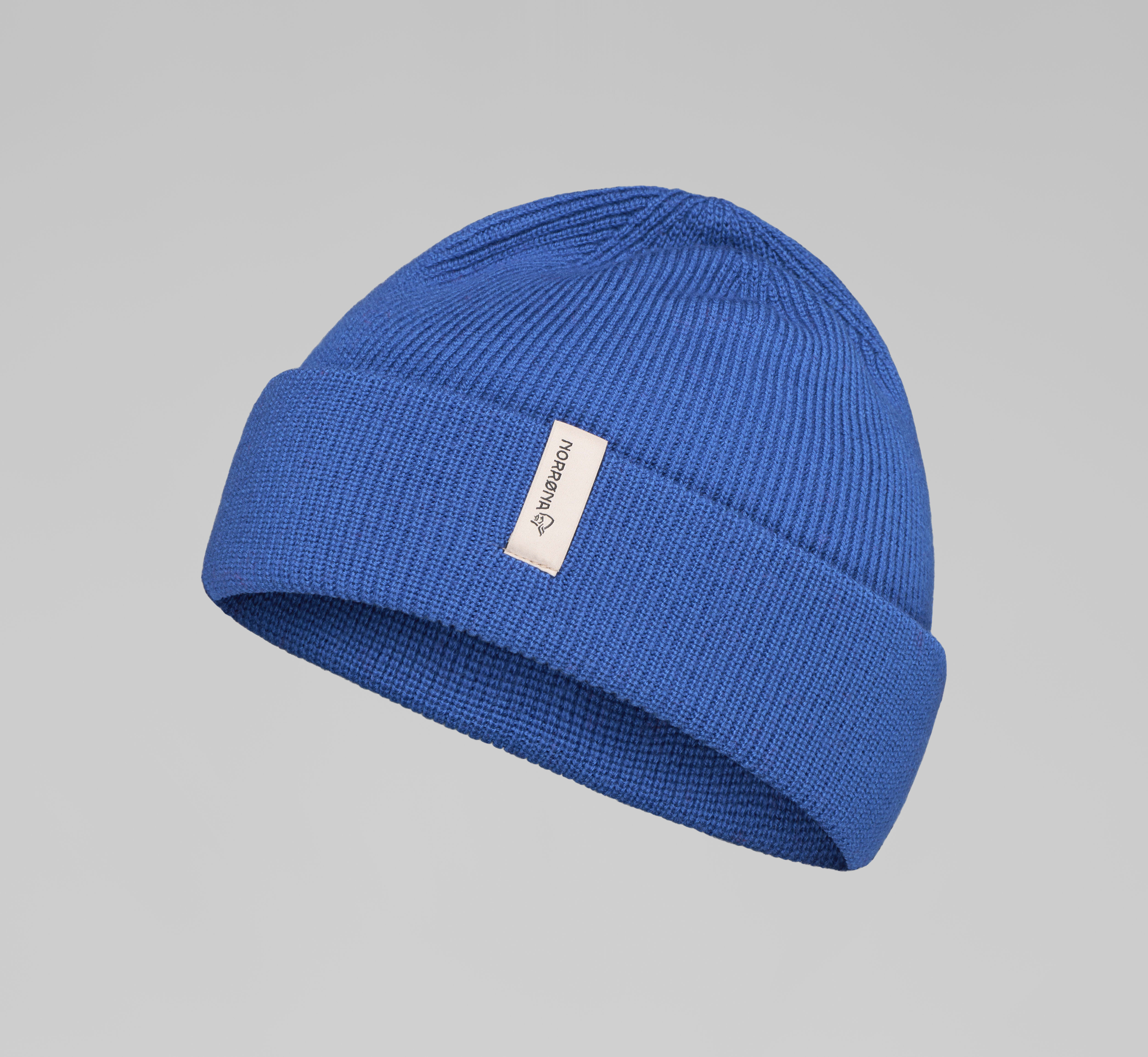 Packshot front image of 29 heavy merinoUll fisherman Beanie Victoria Blue