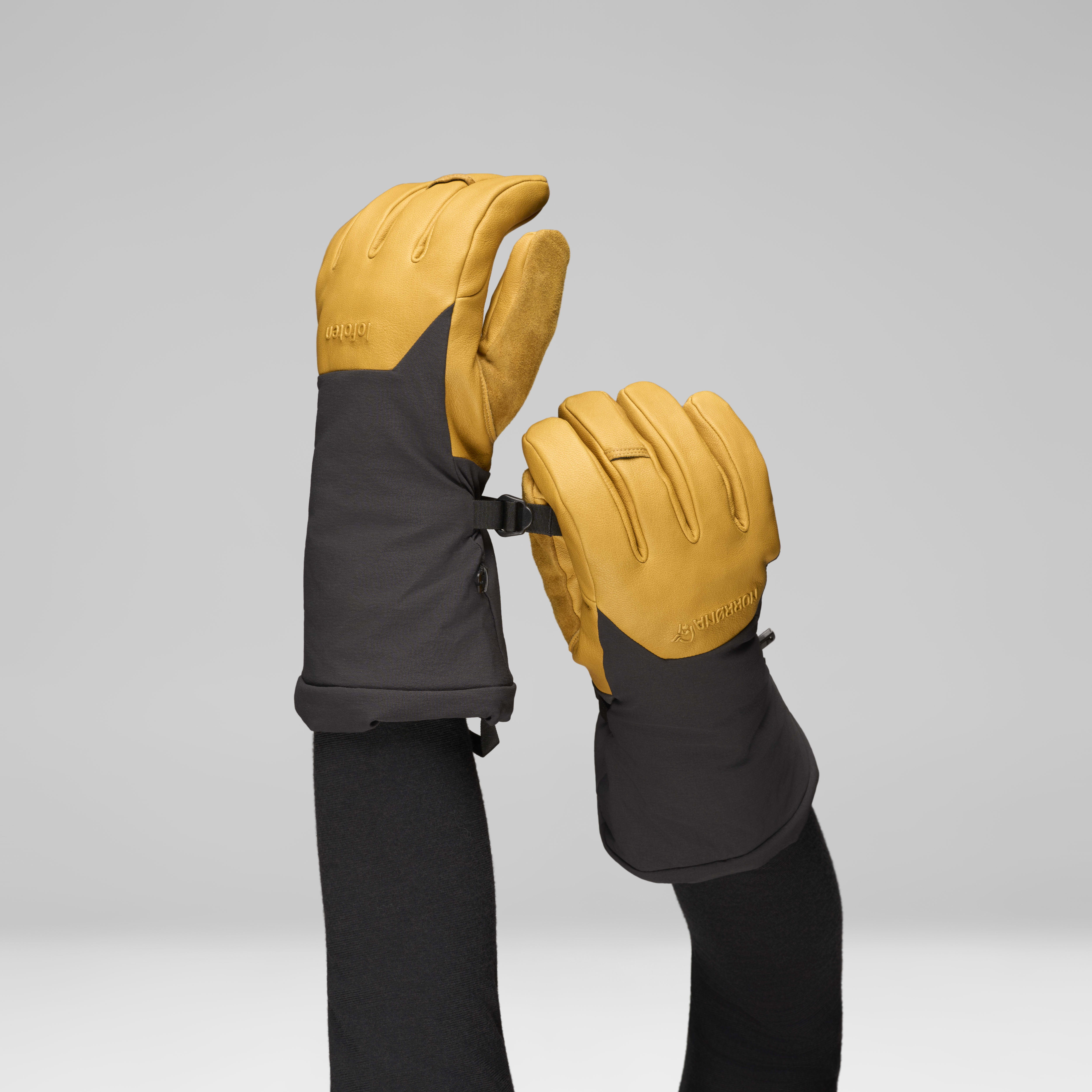 Female Look back image of lofoten Gore-Tex thermo200 long Gloves Kangaroo