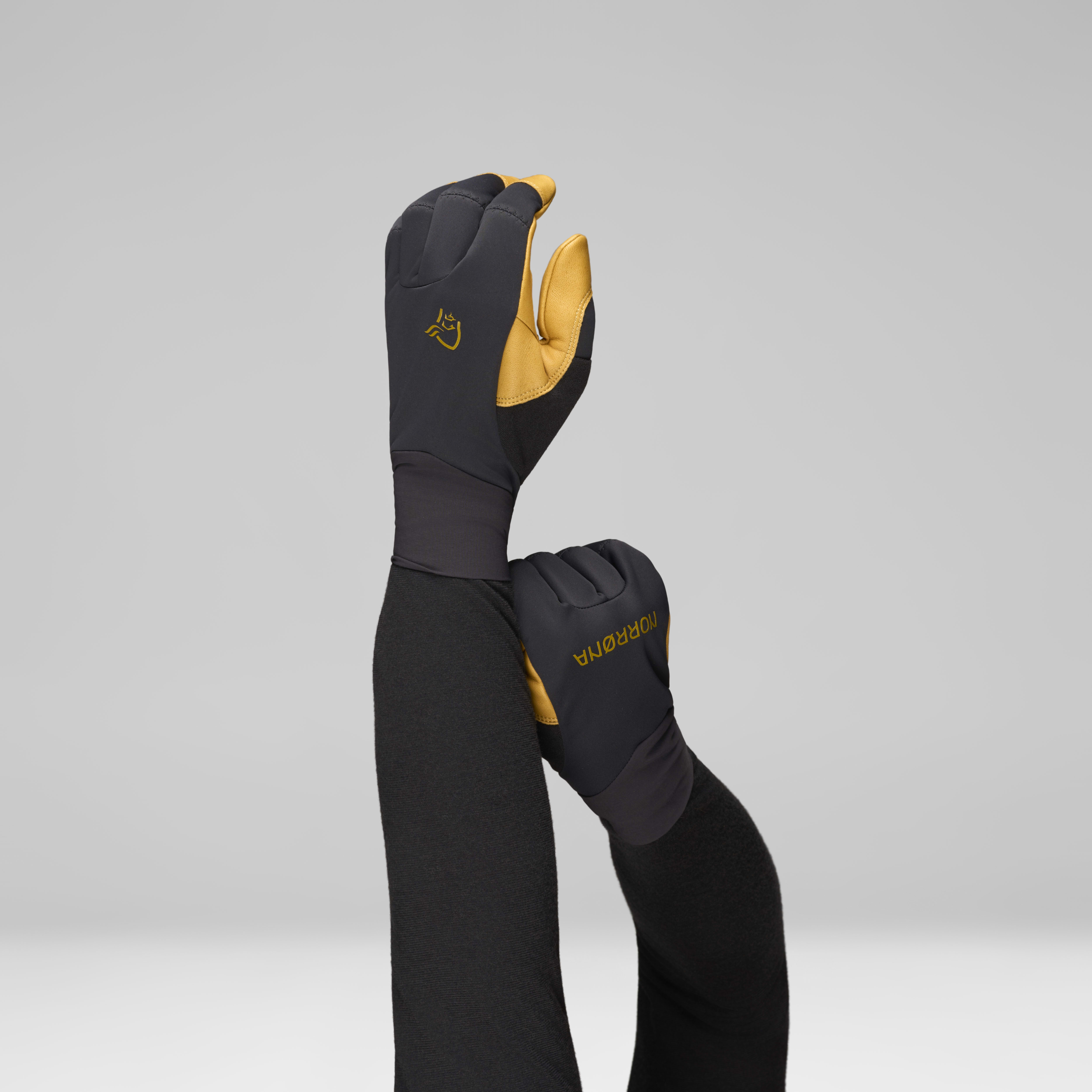 Female Look back image of lyngen Windstopper leather Gloves Caviar Black