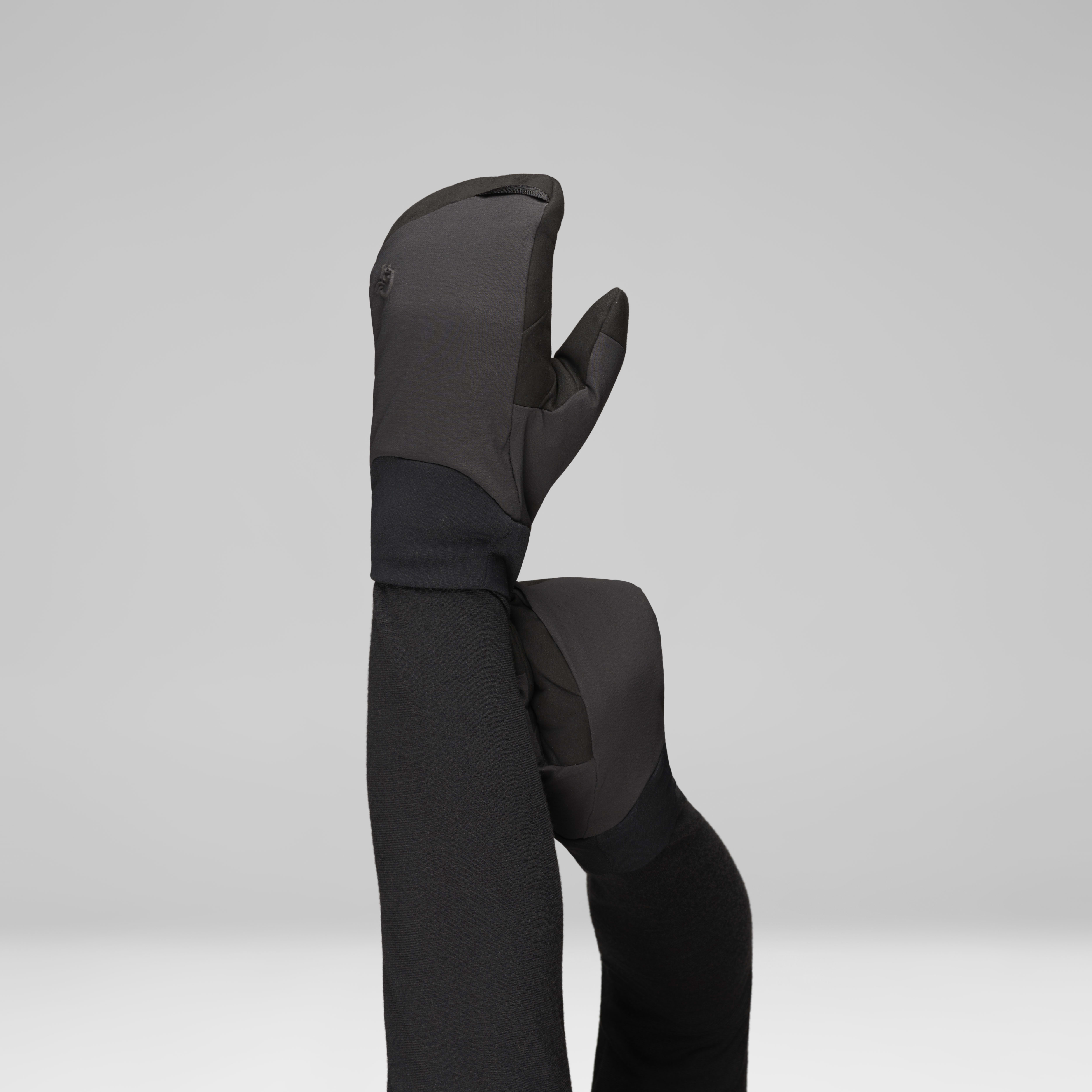 Female Look back image of lyngen thermo60 Mittens Caviar Black