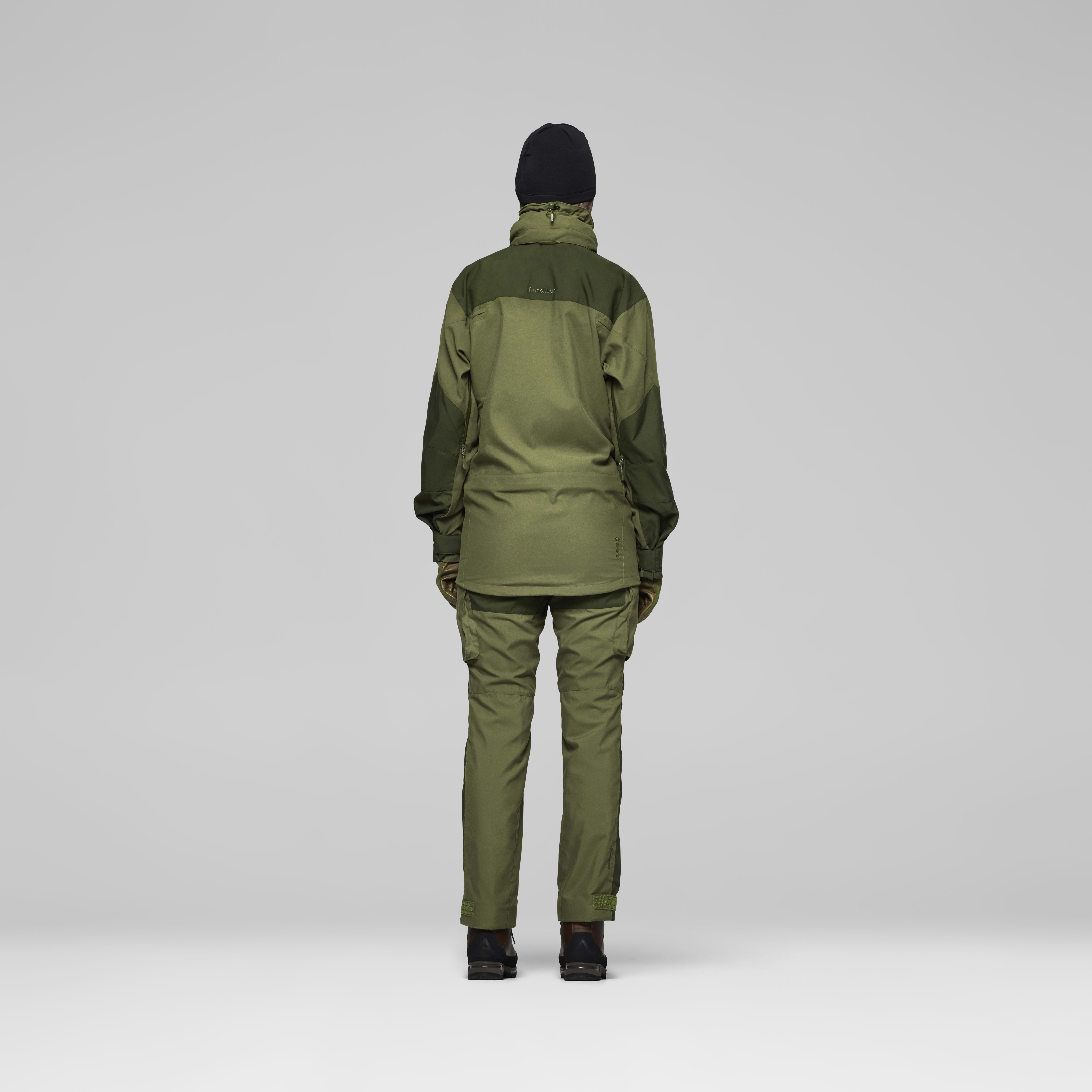 Female Look back image of finnskogen Gore-Tex Jacket Green