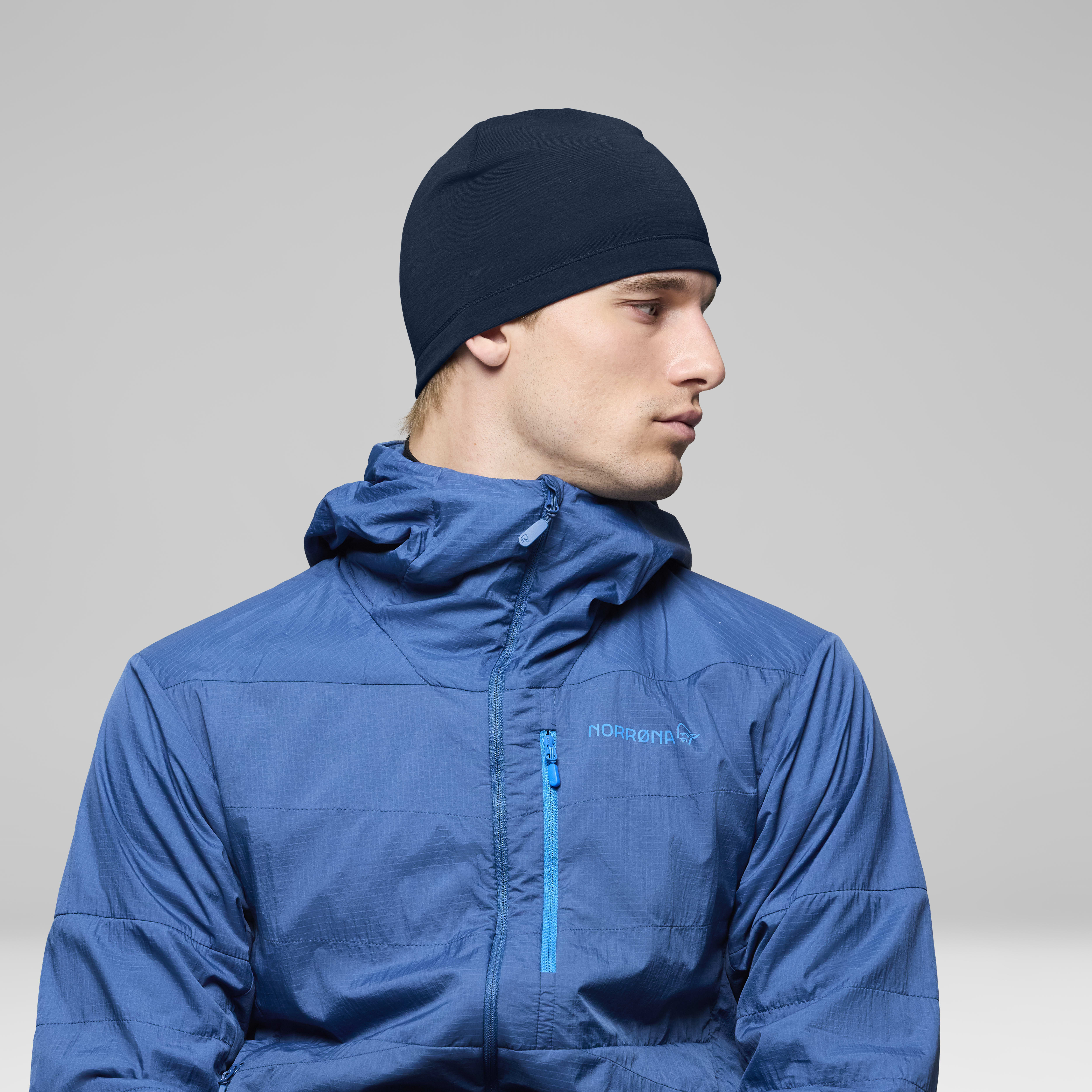 Female Look back image of 29 warmwool2 Beanie Indigo Night