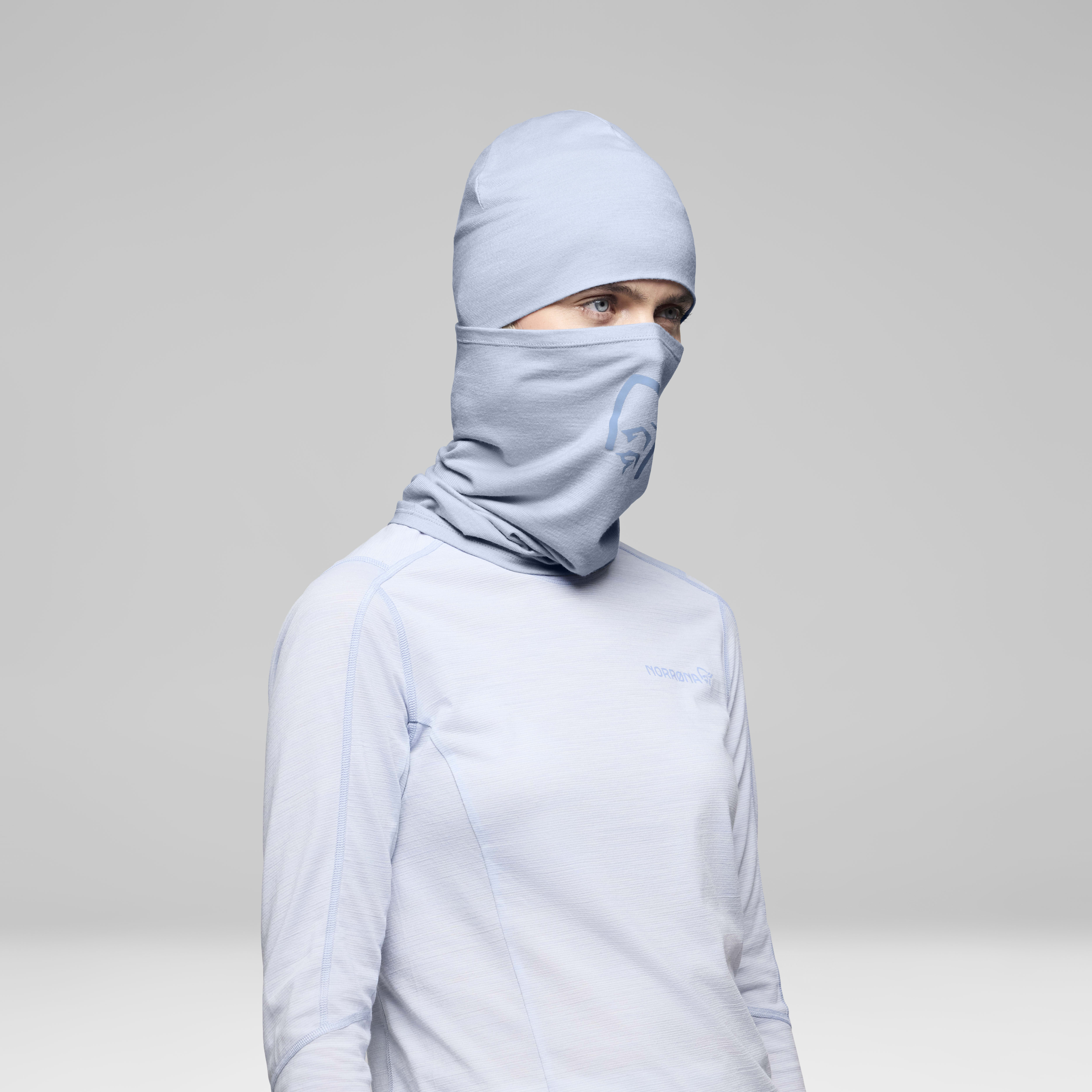 Female Look back image of 29 pureUll Neck Cashmere Blue