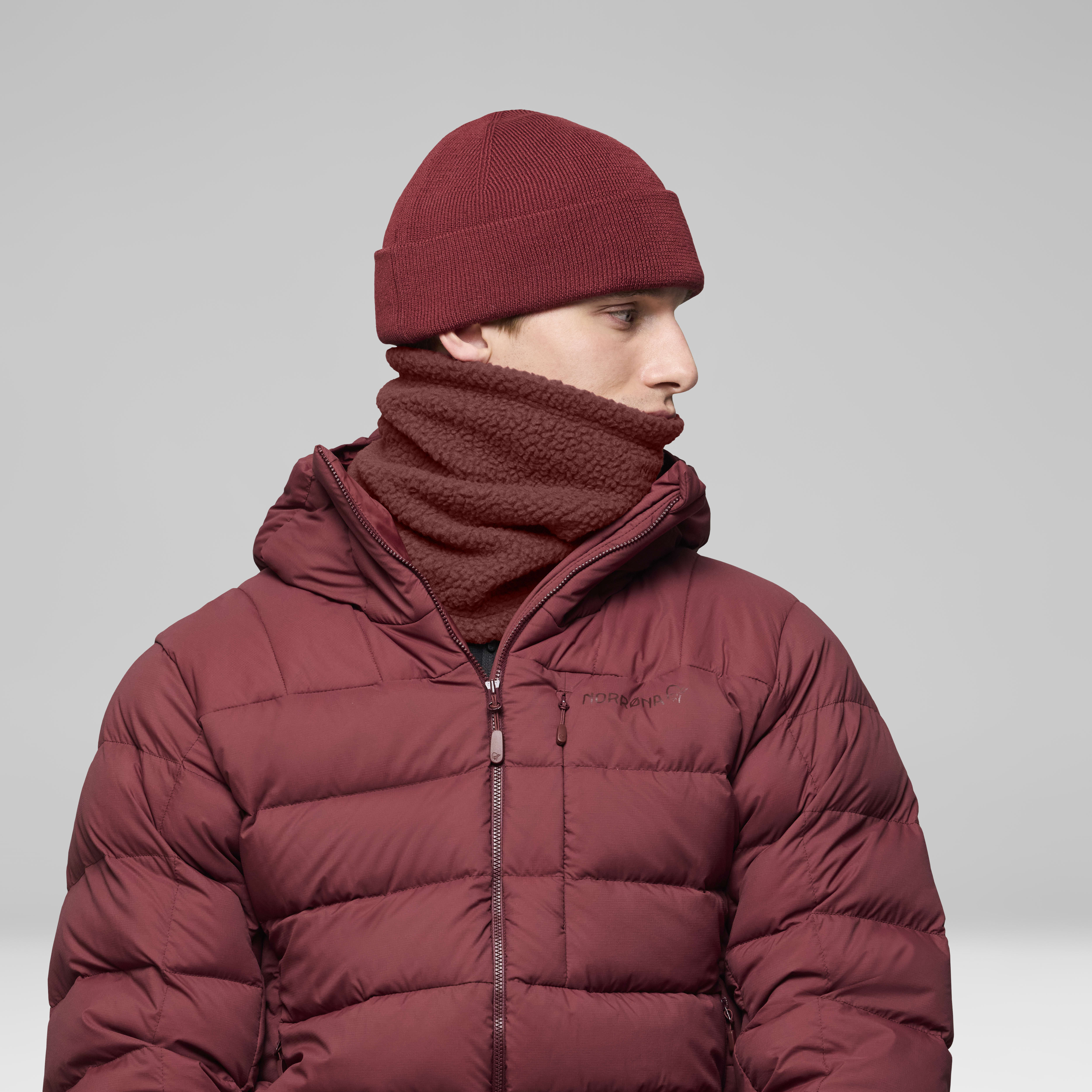 Female Look back image of 29 warm3 Neck Port