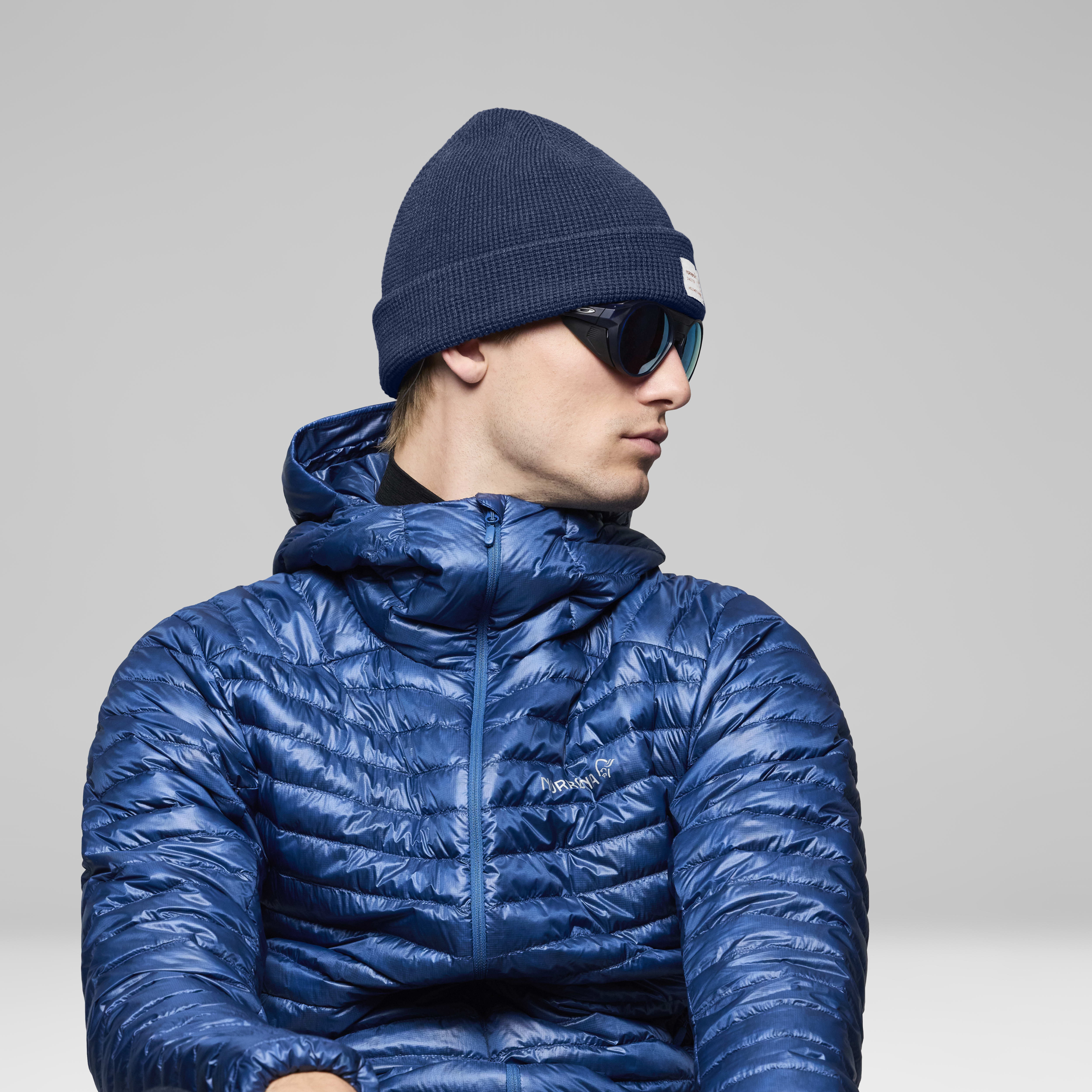 Female Look back image of 29 heavy cotton Beanie Indigo Night Melange