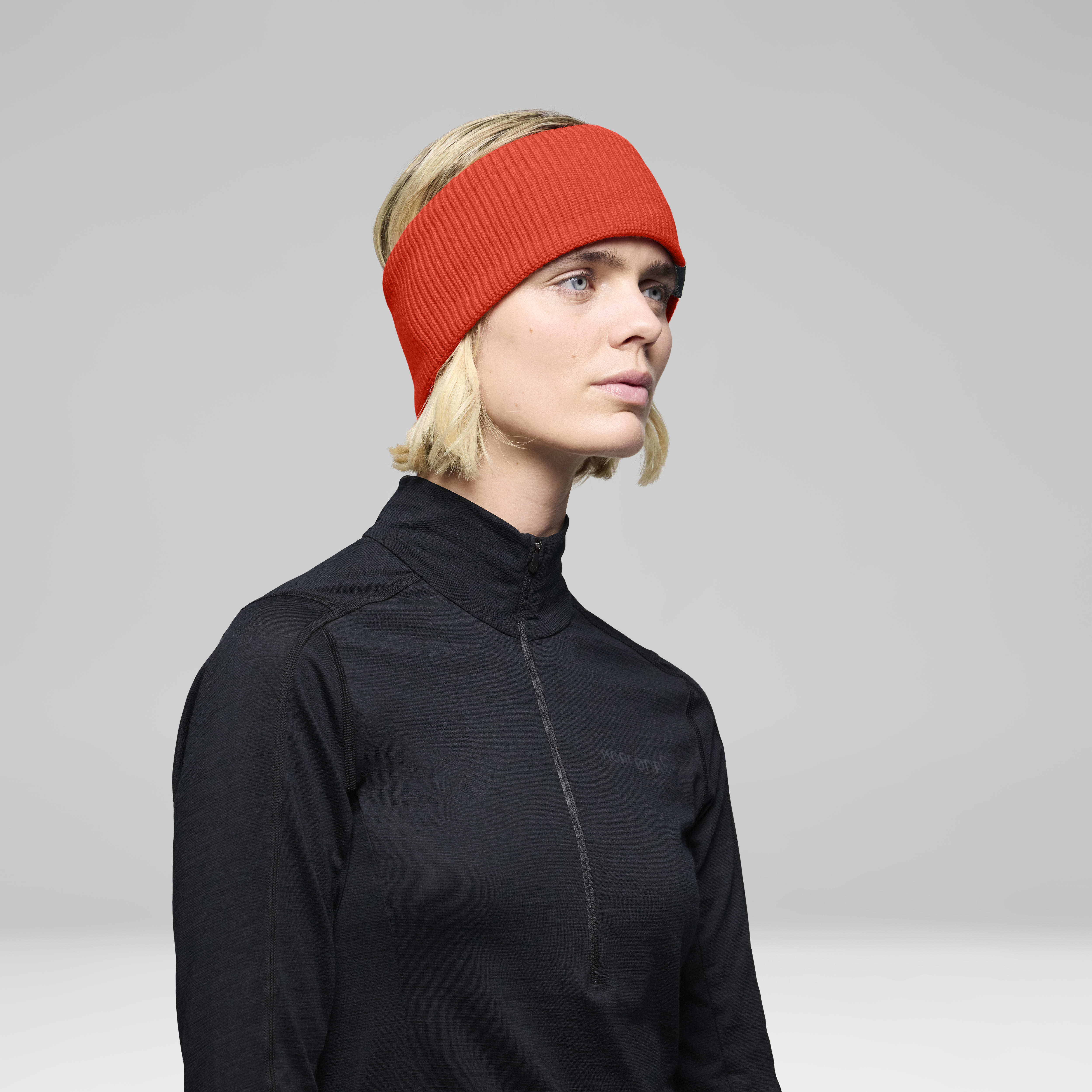 Female Look back image of 29 heavy merinoUll Headband Baked Apple