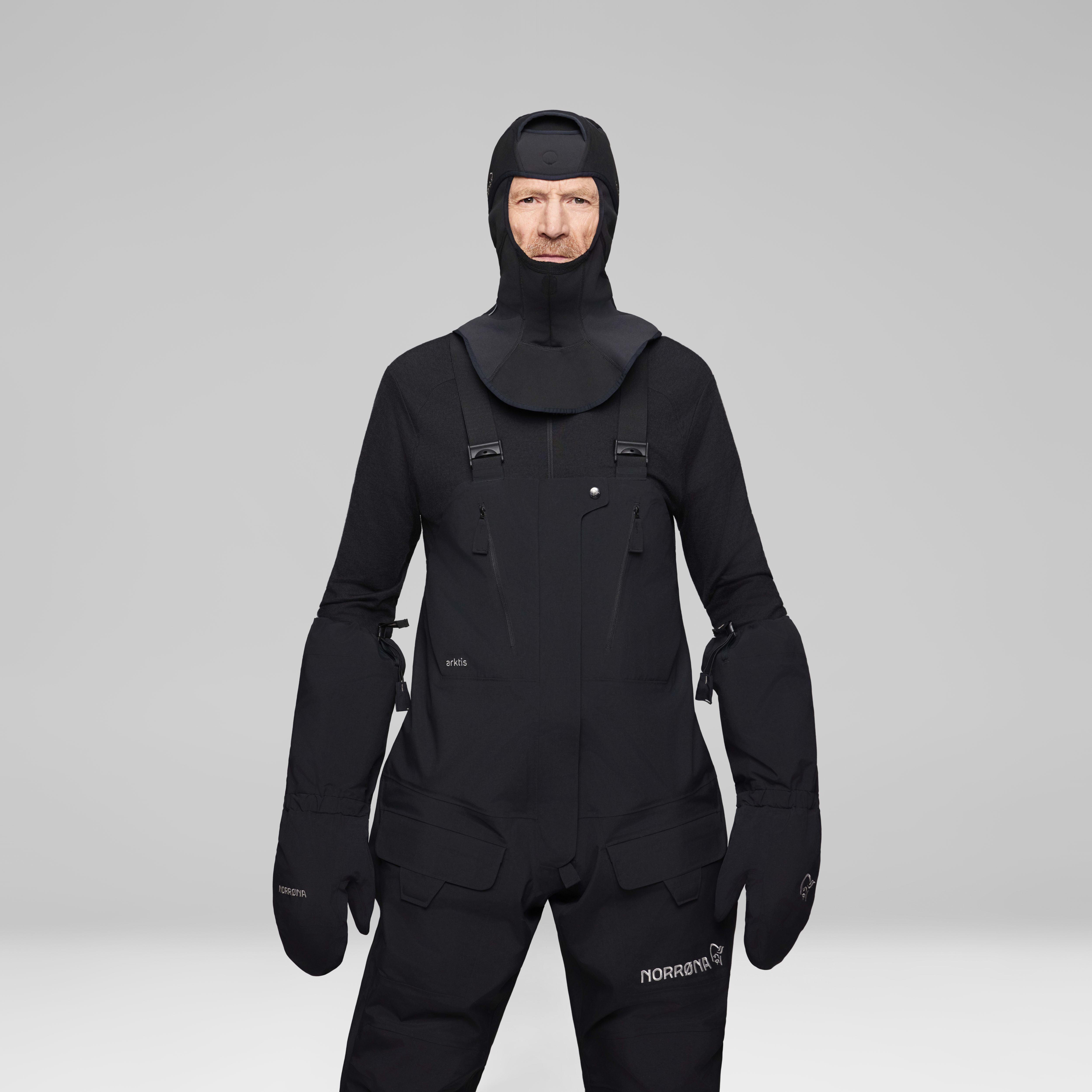 Female Look back image of arktis Gore-Tex Ousland Edition Mittens Caviar Black
