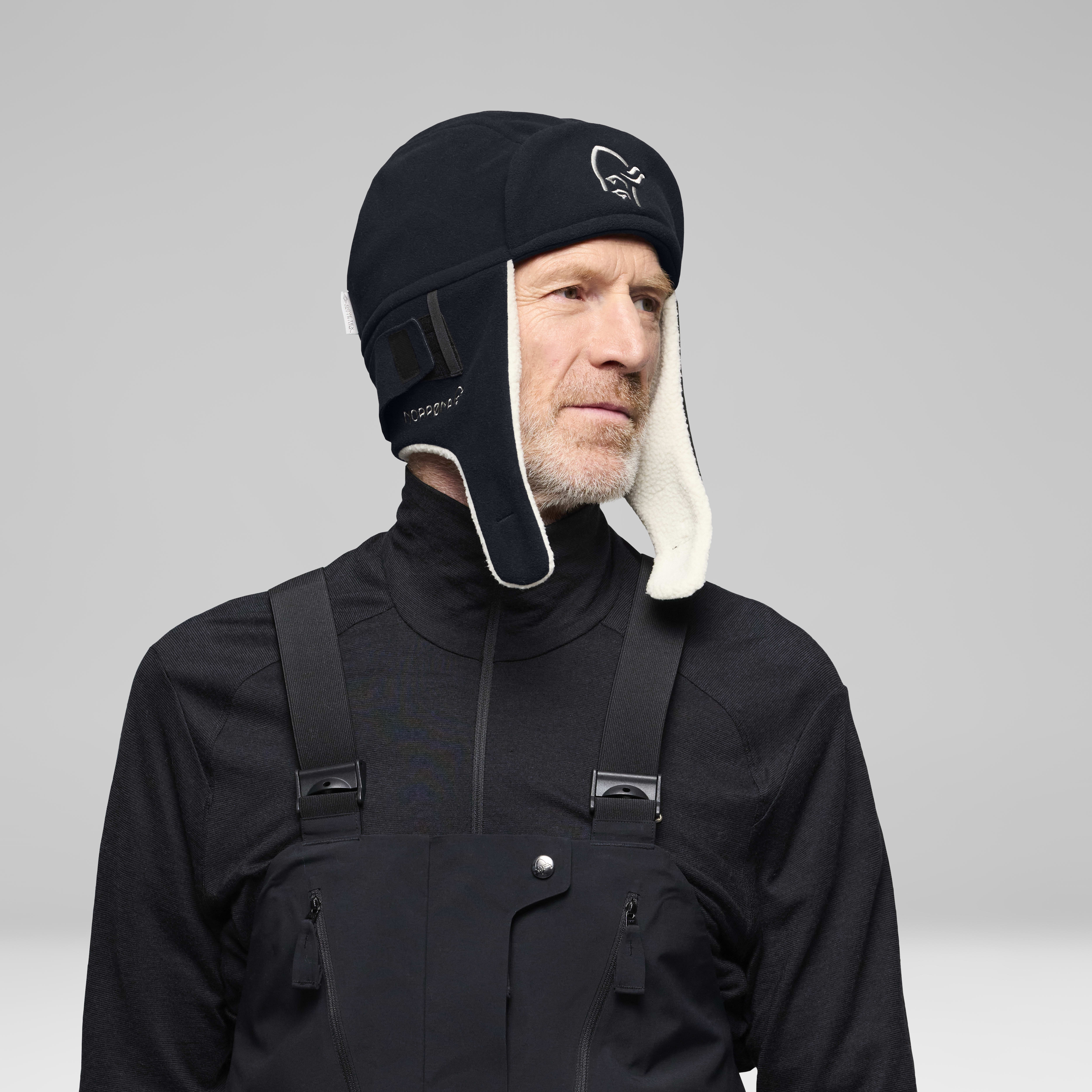 Female Look back image of arktis Windstopper Ousland Edition Cap Caviar Black
