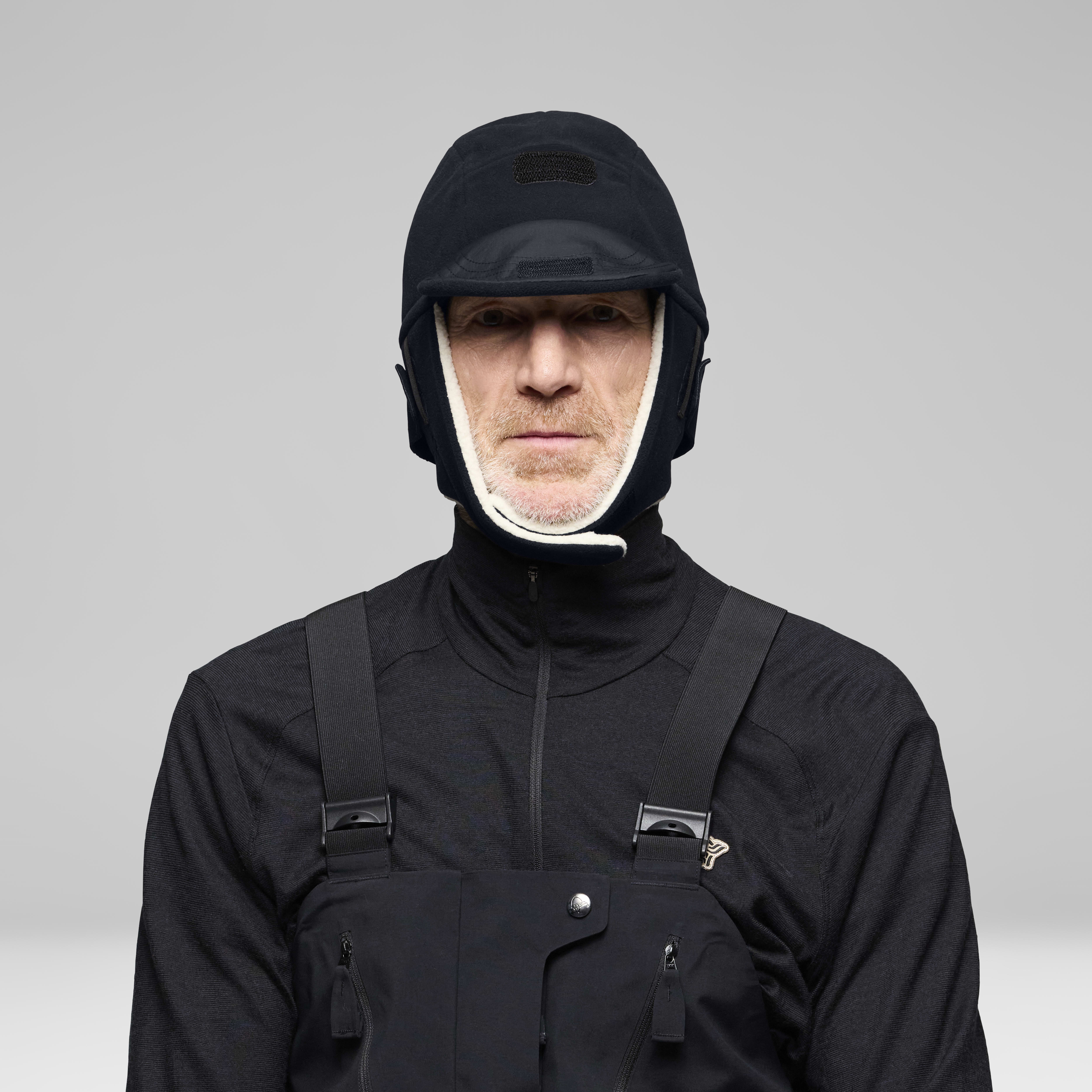 Female Look back image of arktis Windstopper Ousland Edition Cap Caviar Black