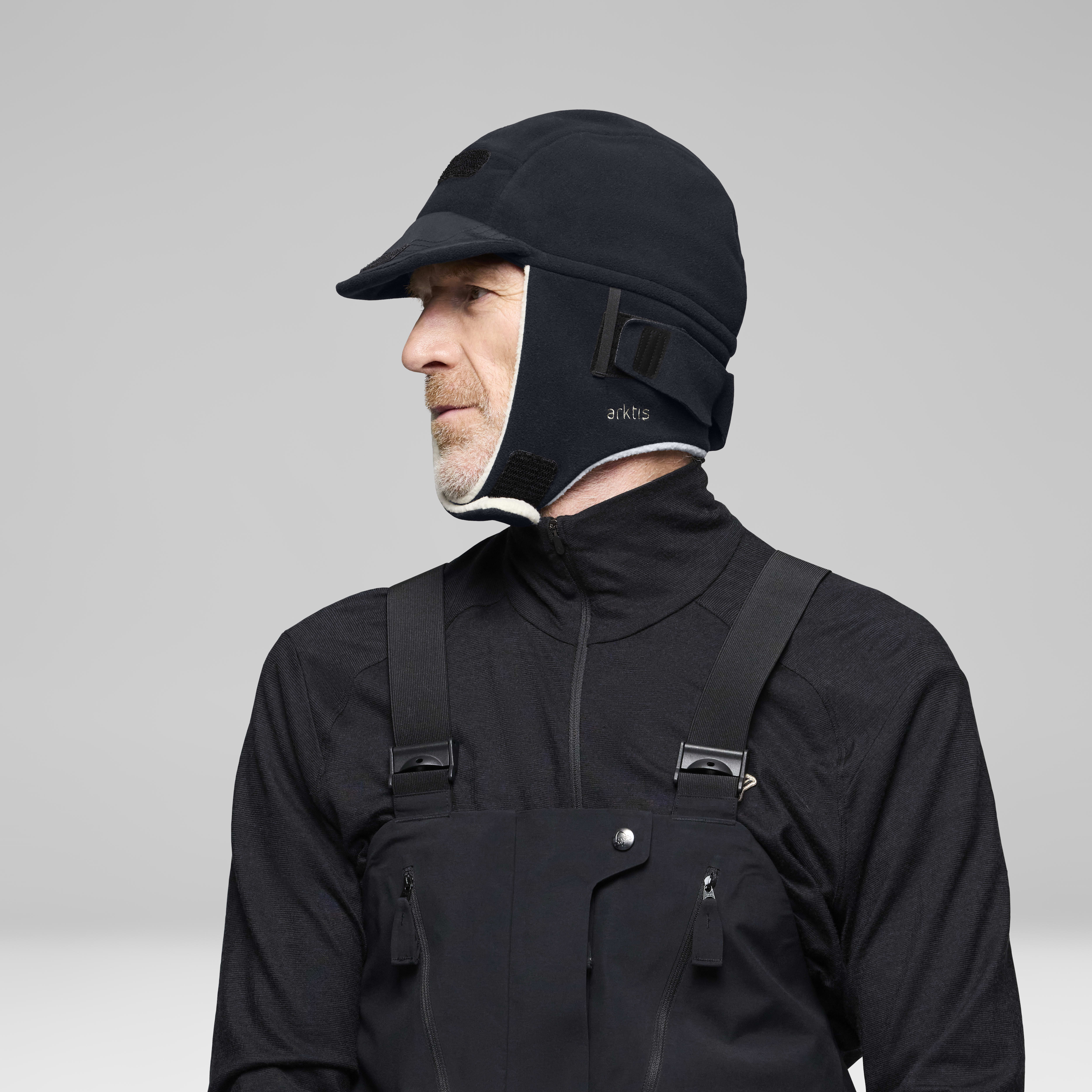 Female Look back image of arktis Windstopper Ousland Edition Cap Caviar Black