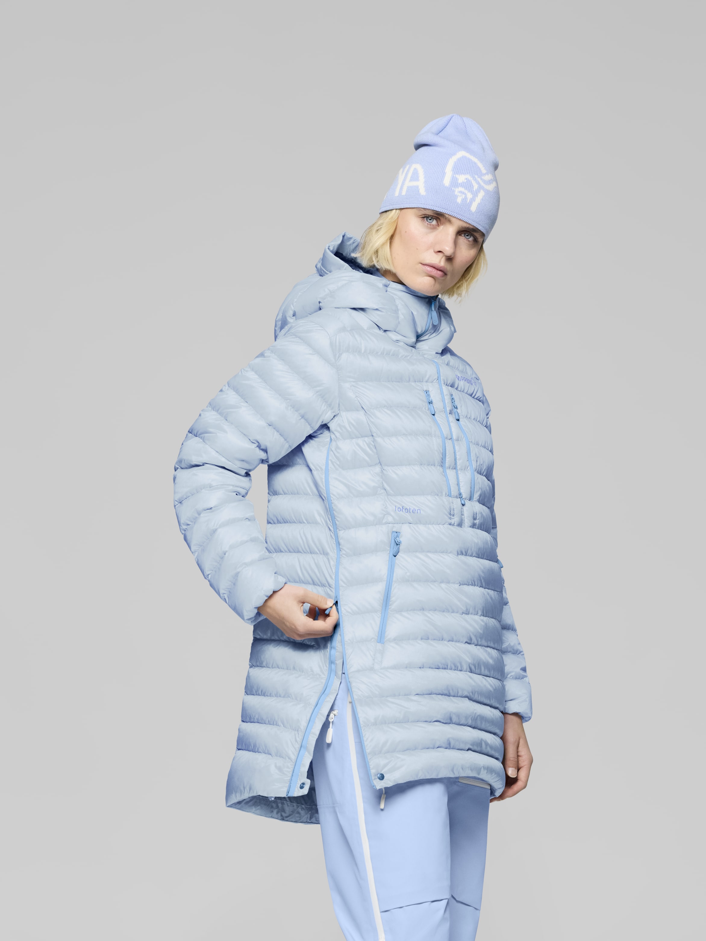 Female Look image of lofoten down800 Anorak Cashmere Blue