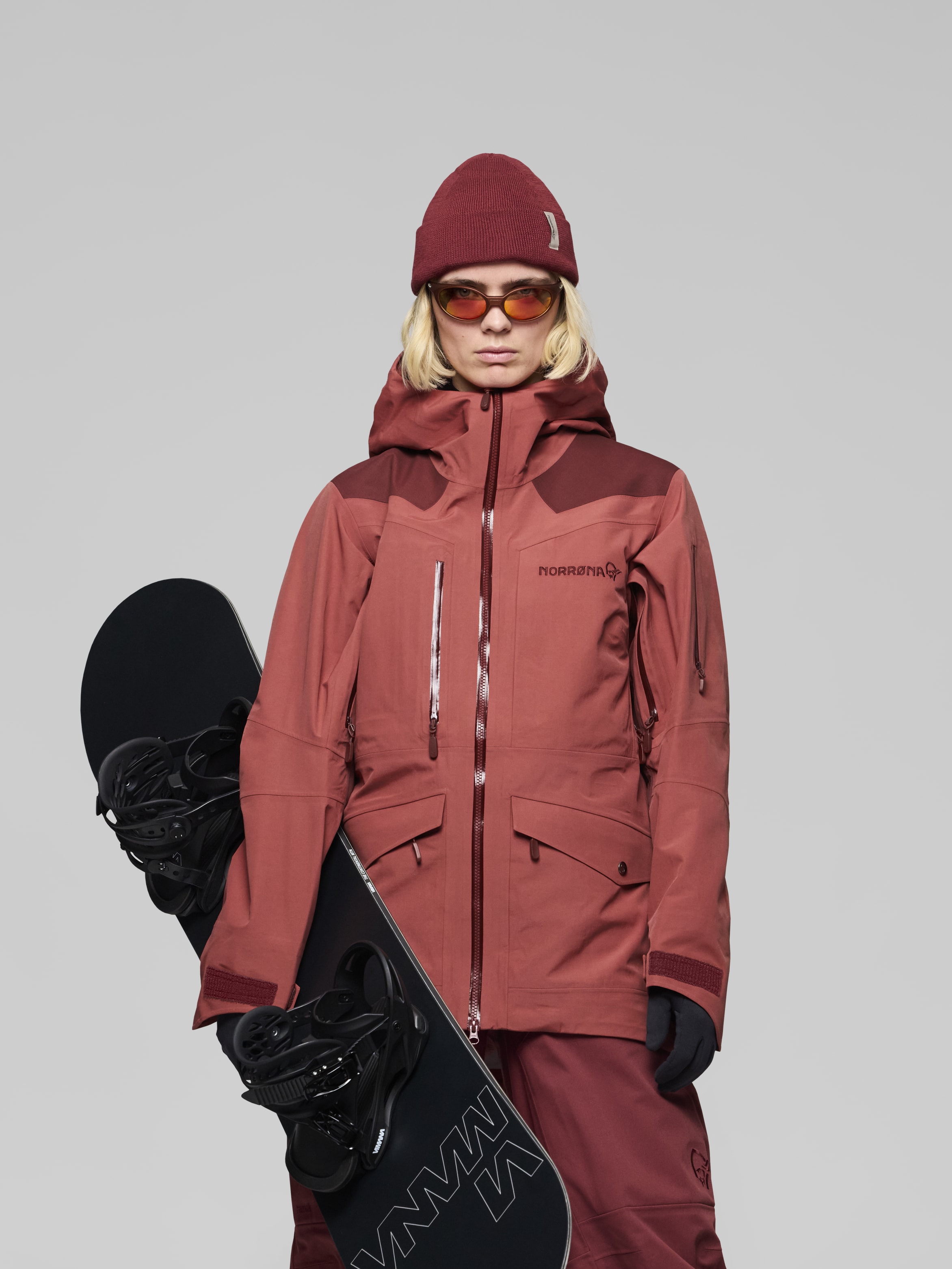 Female Look image of tamok dri3 Jacket Cowhide/Port