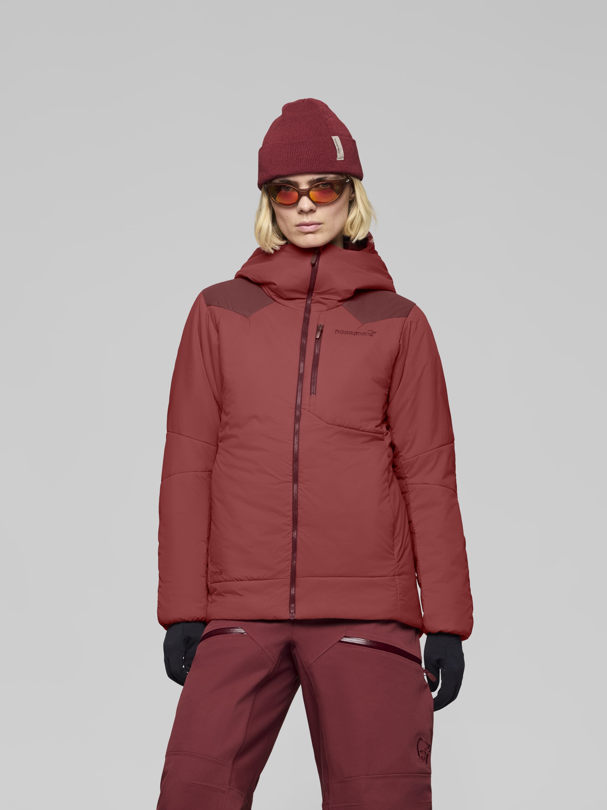 Female Look image of tamok thermo80 Zip Hood Cowhide/Port