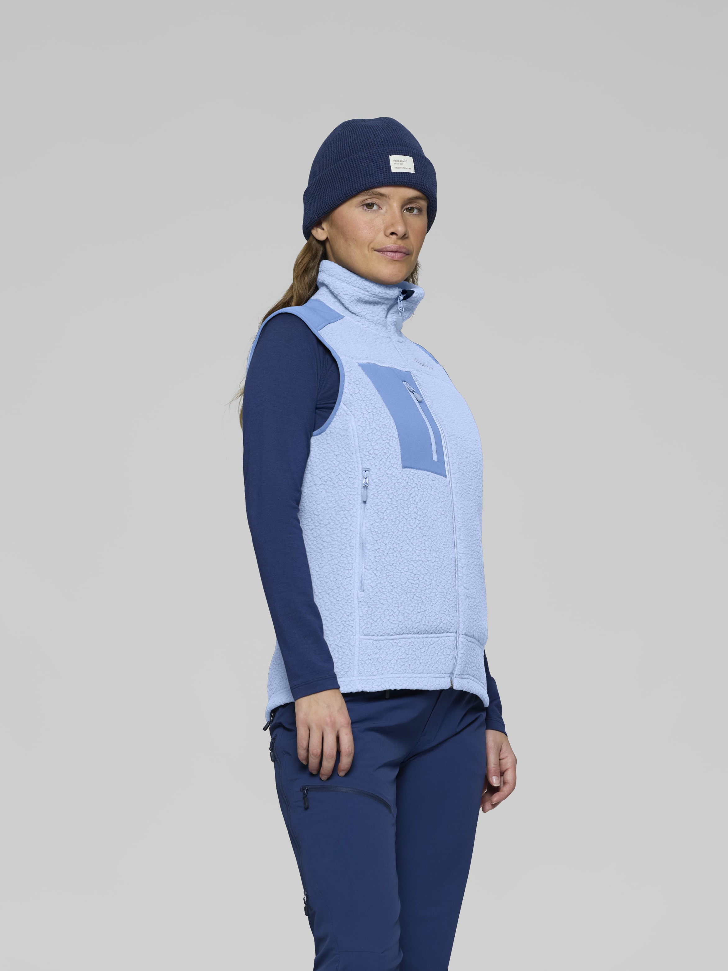 Female Look image of trollveggen warm3 Vest Cashmere Blue/Allure