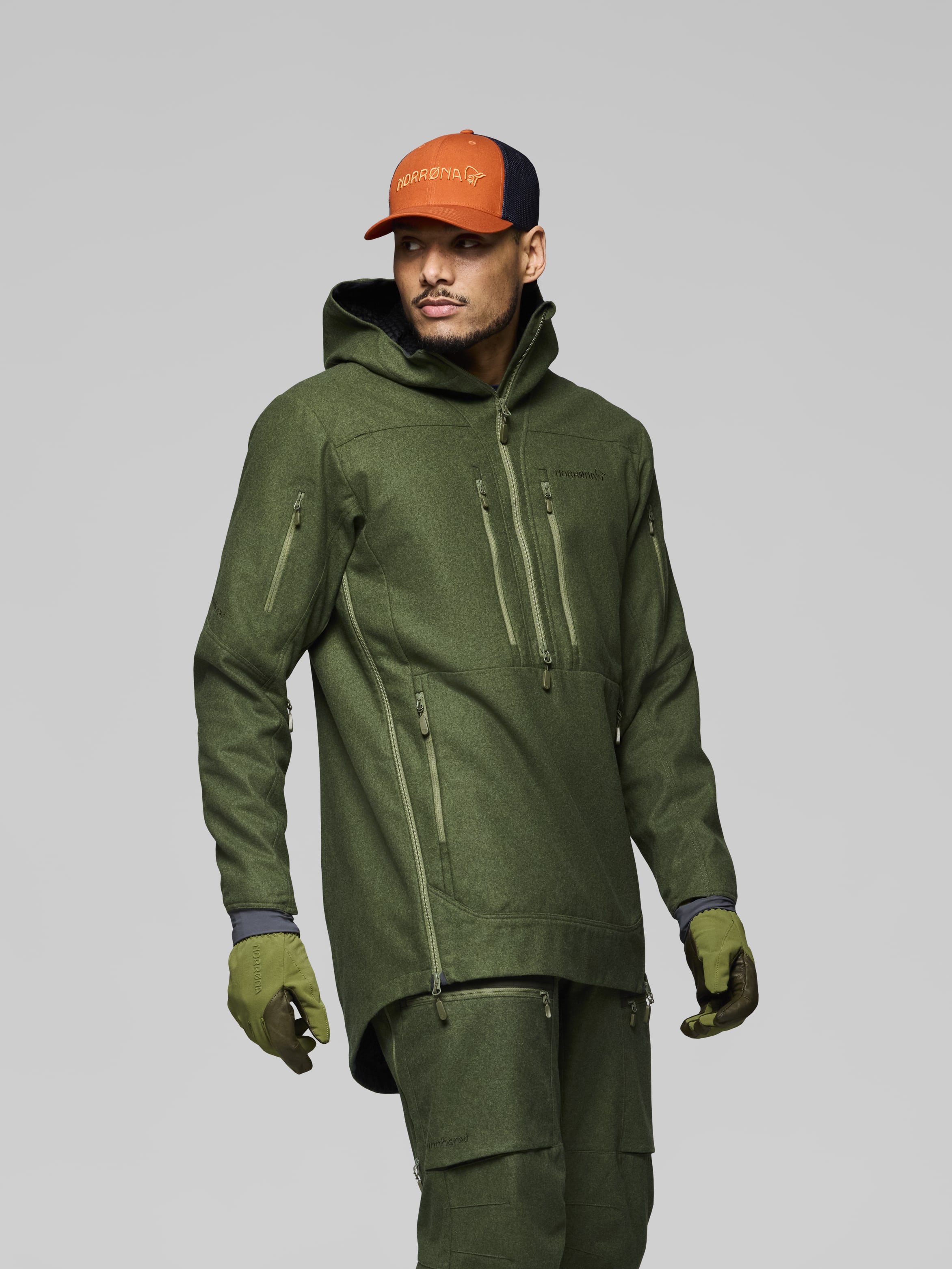 Male Look image of kvinnherad wool Smock Olive Night
