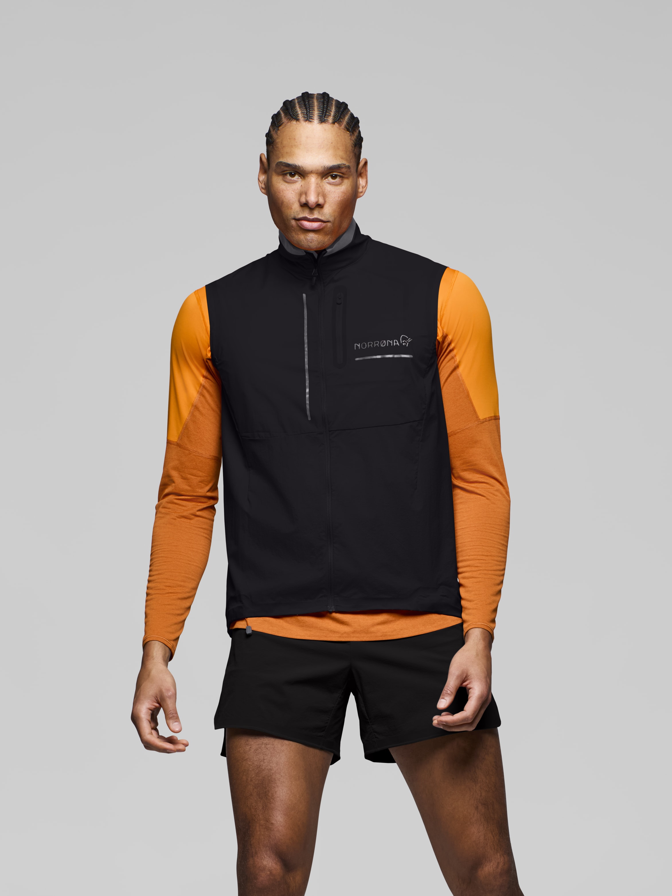 Male Look image of senja aero90 Vest Caviar Black