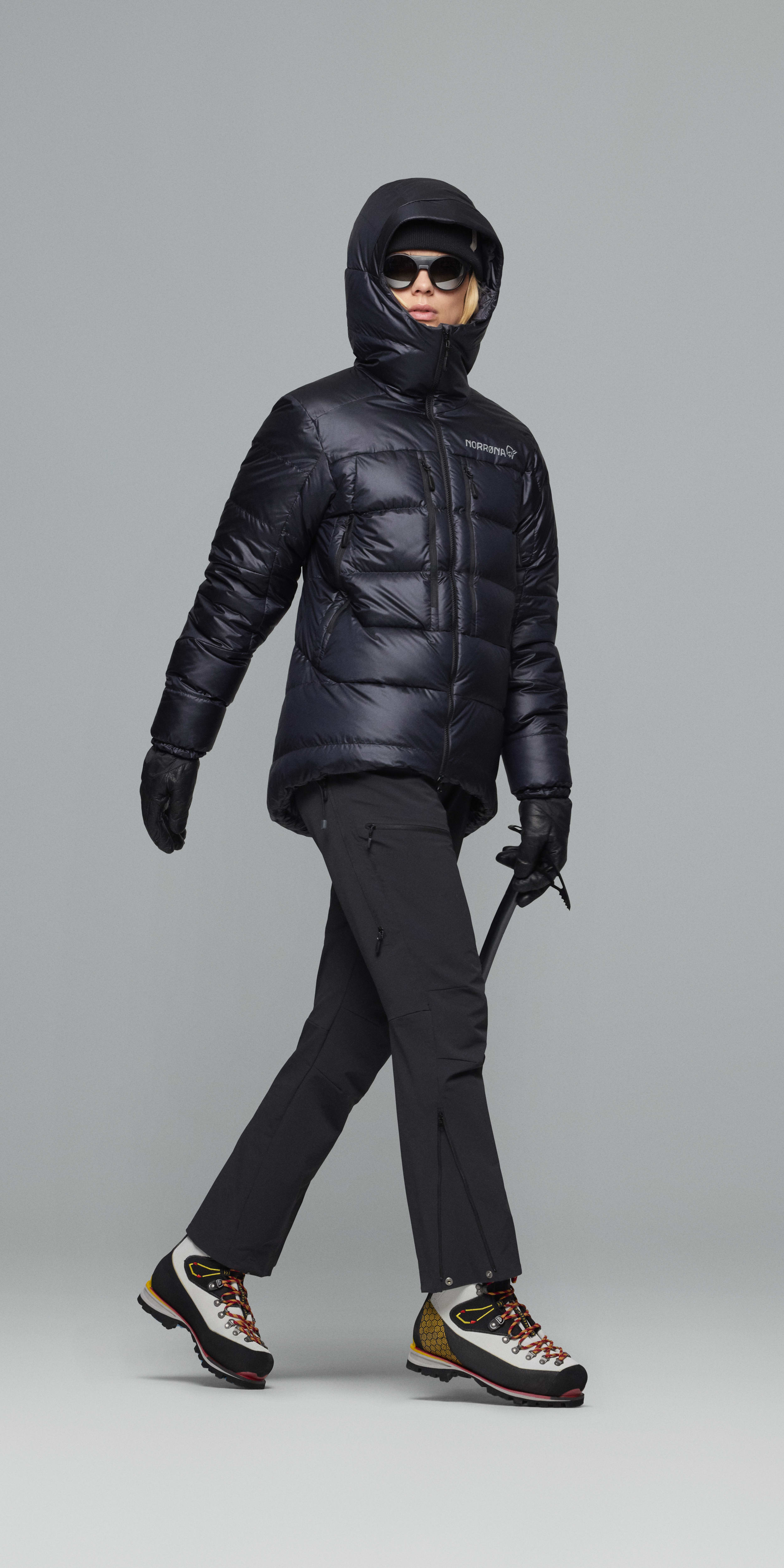 Female Look  image of falketind flex1 Pants Caviar Black