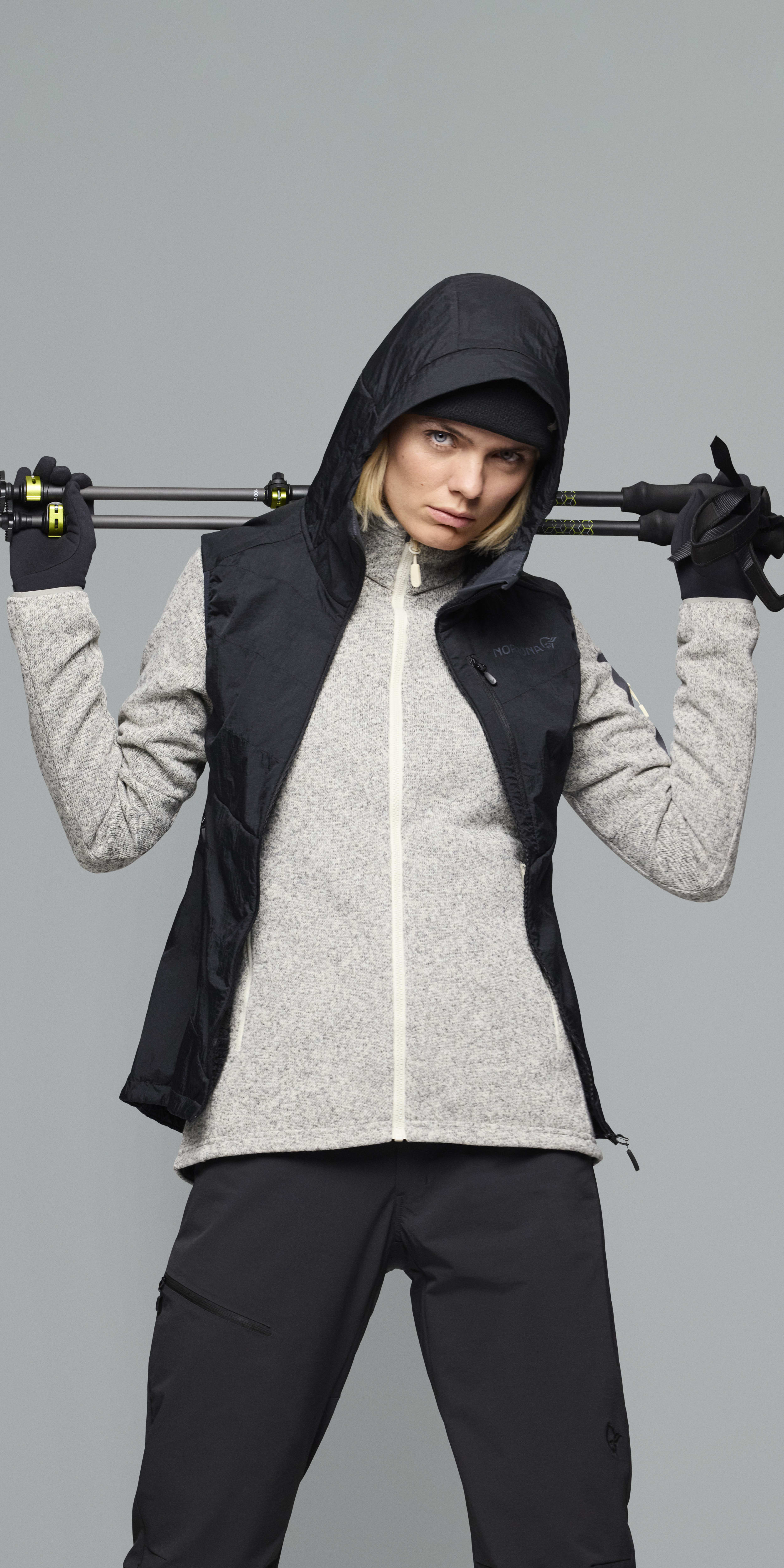 Female Look back image of falketind flex1 Pants Caviar Black