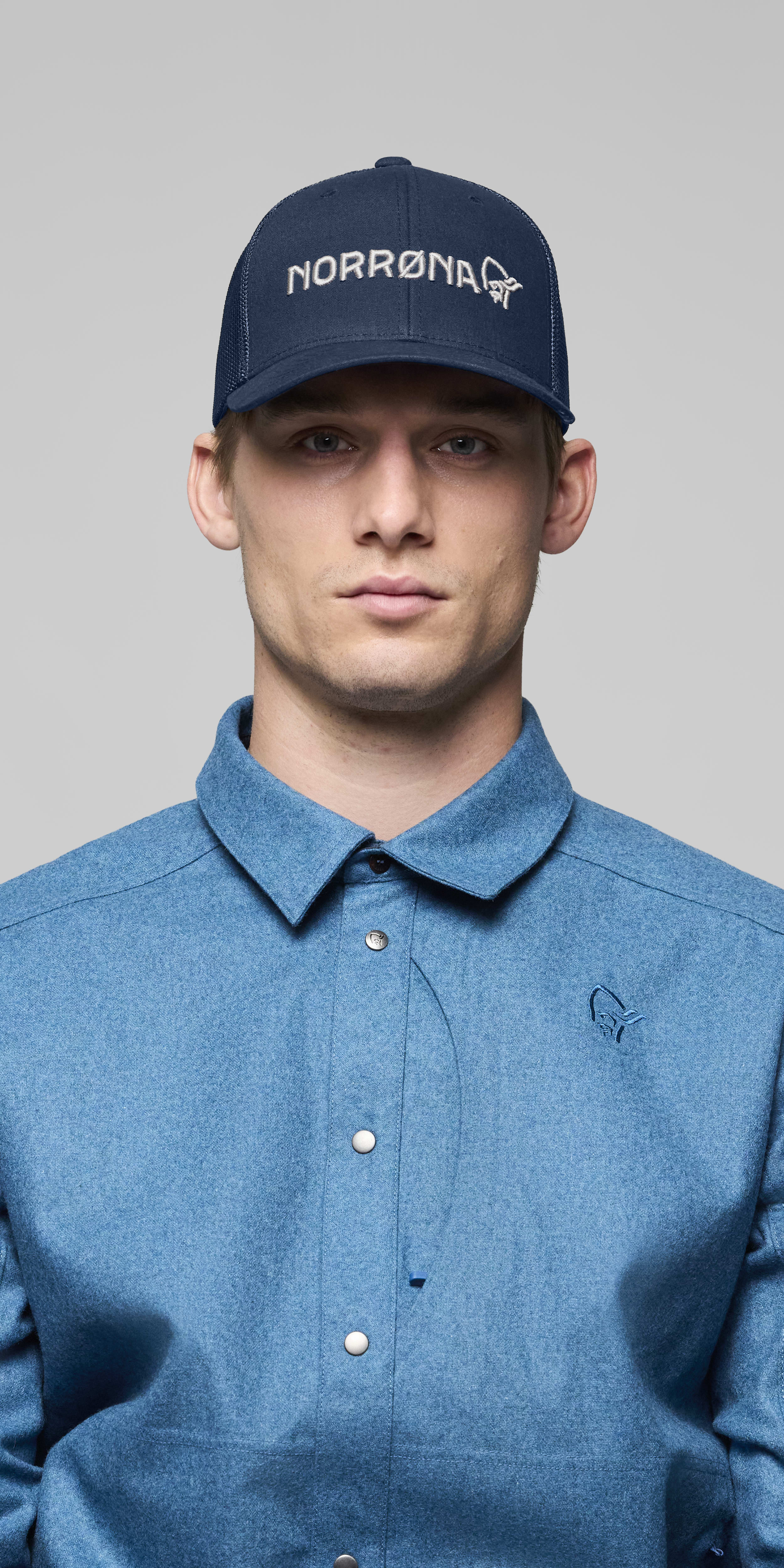 Female Look front image of 29 Flexfit 3D Cap Indigo Night