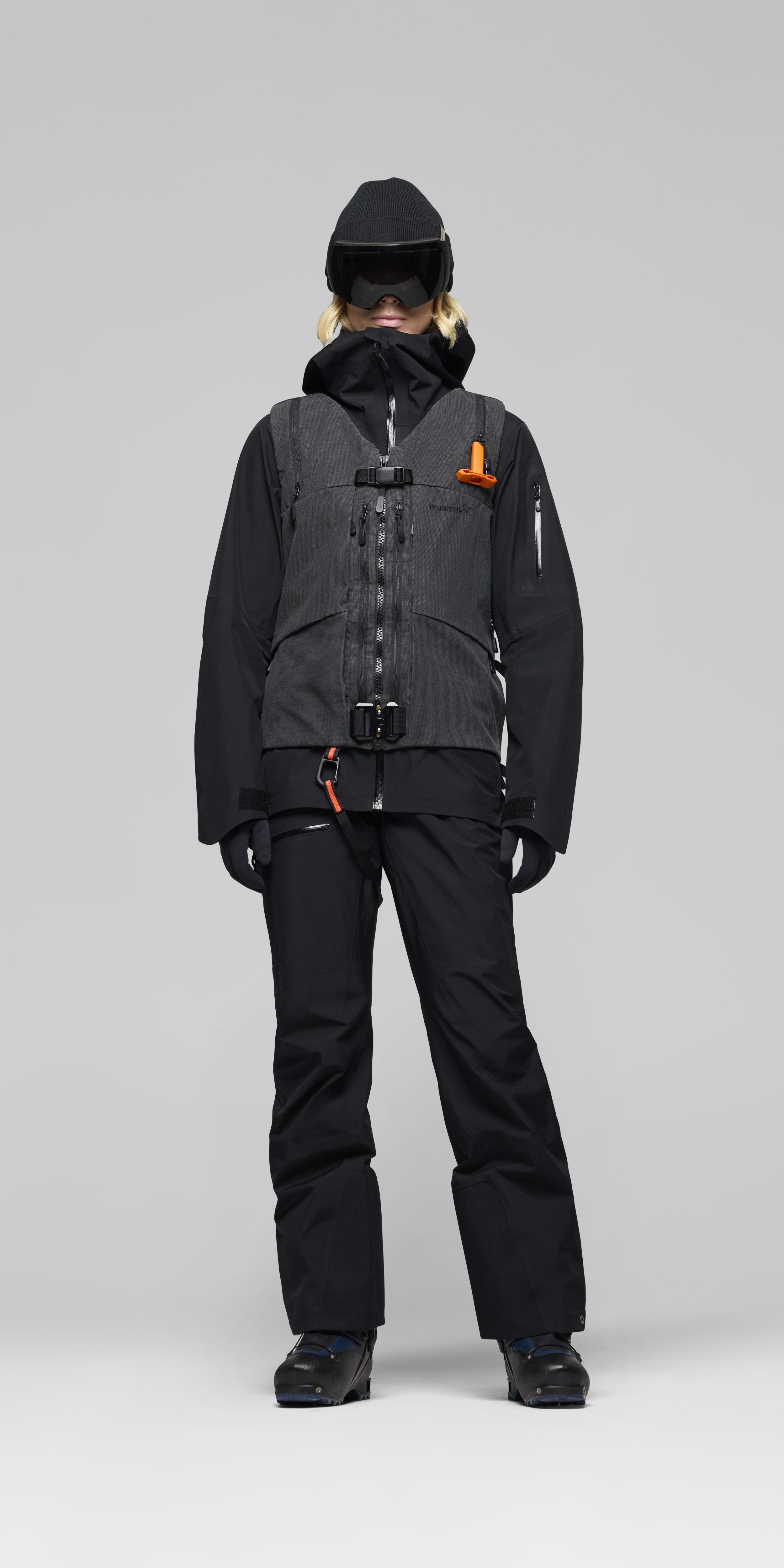 Avi ACE 15L Pack – Caviar Black