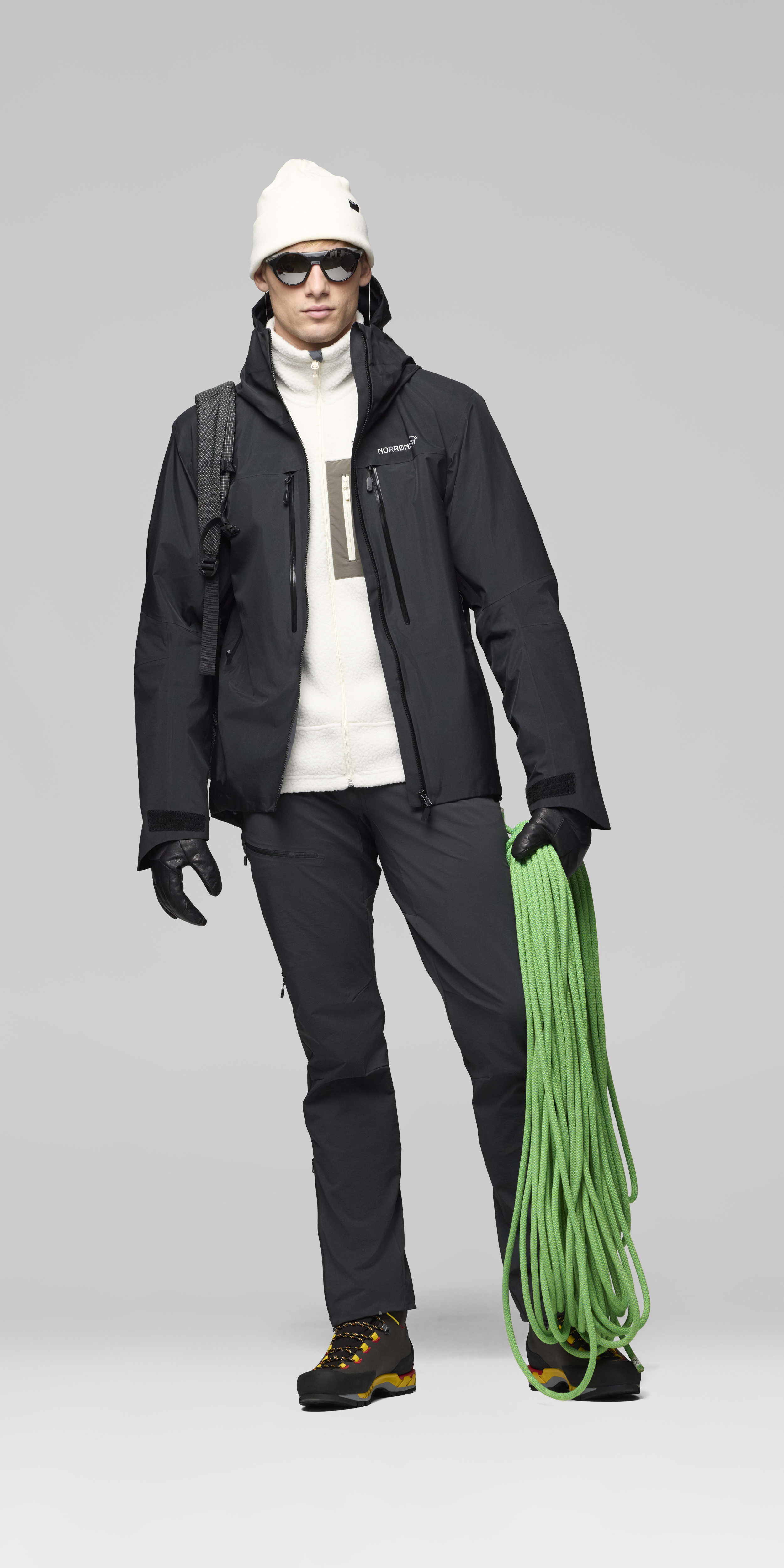 Gore-Tex Pro Jacket – Caviar Black