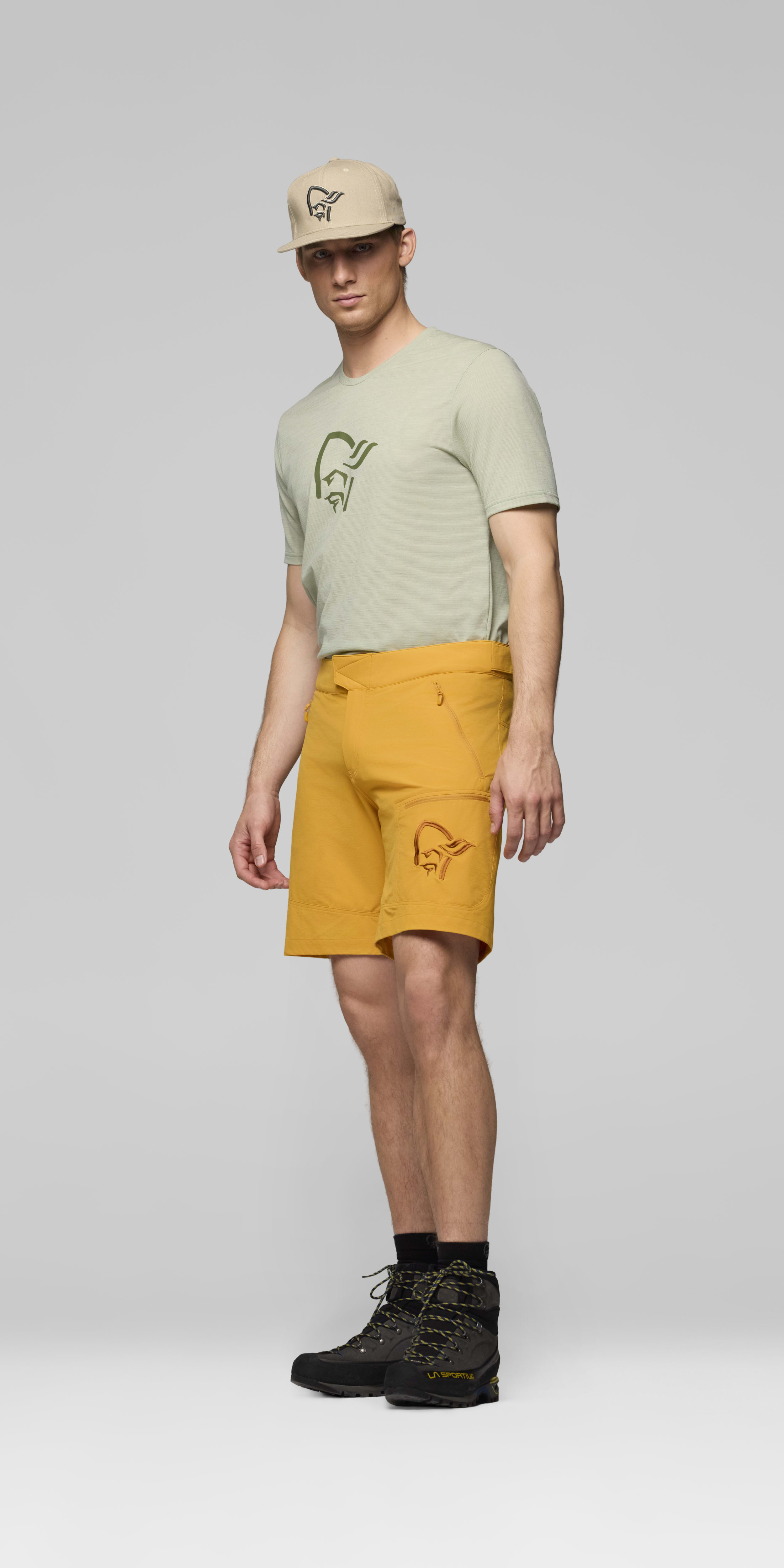 <span class="-lower">flex<sup>1</sup></span> light Shorts – Sunflower