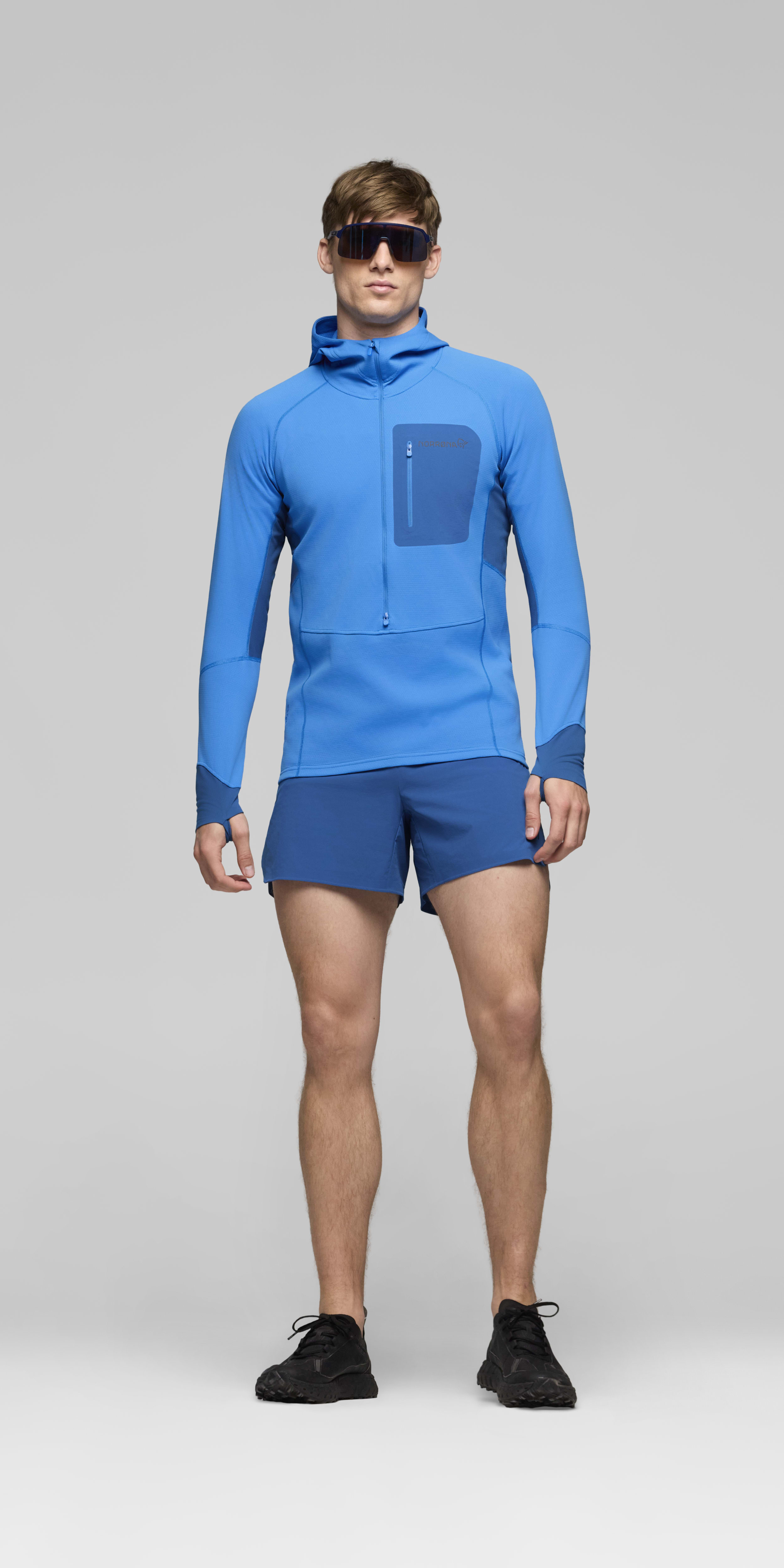<span class="-lower">warm<sup>1</sup></span> Hood – Brilliant Blue/Dark Blue