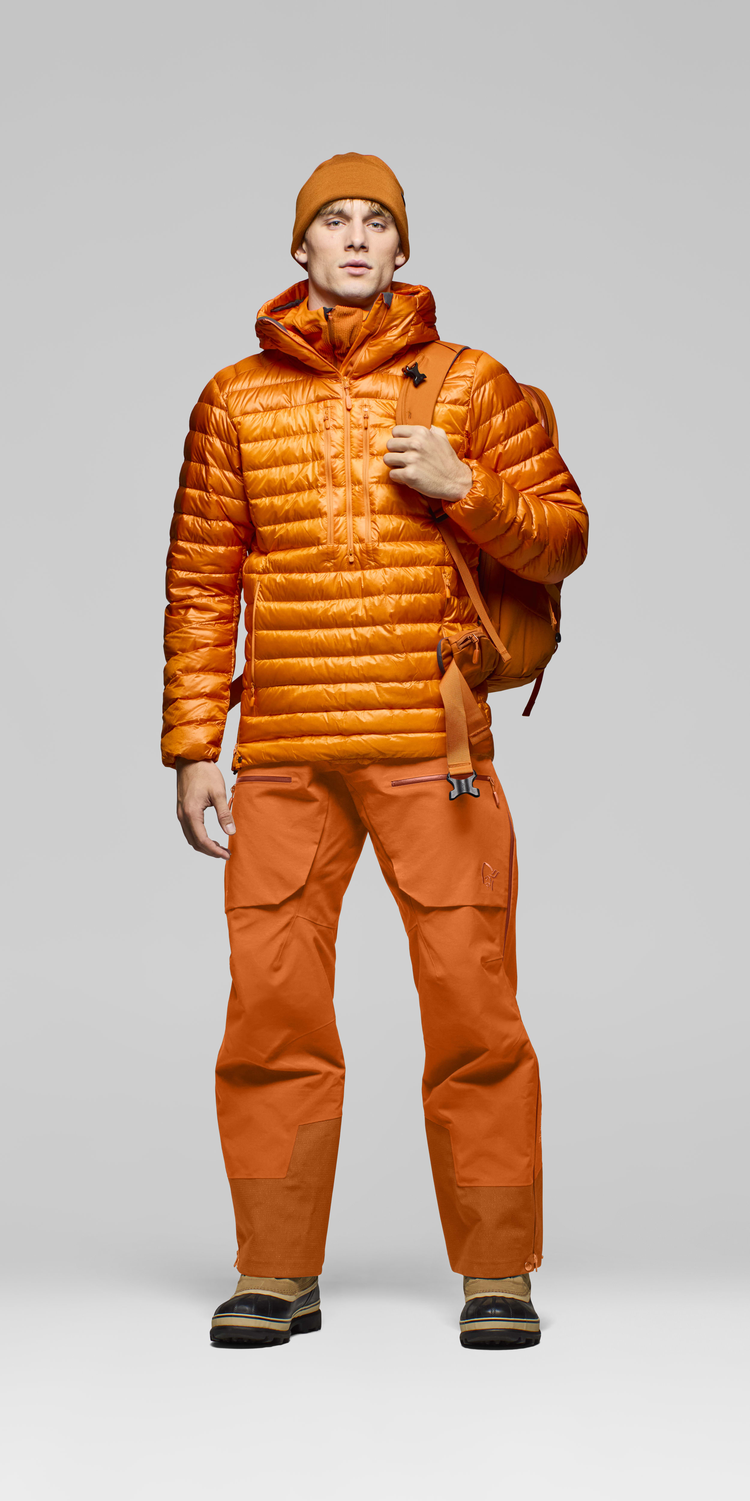 Male Look opening image of lofoten down800 Anorak Exuberance