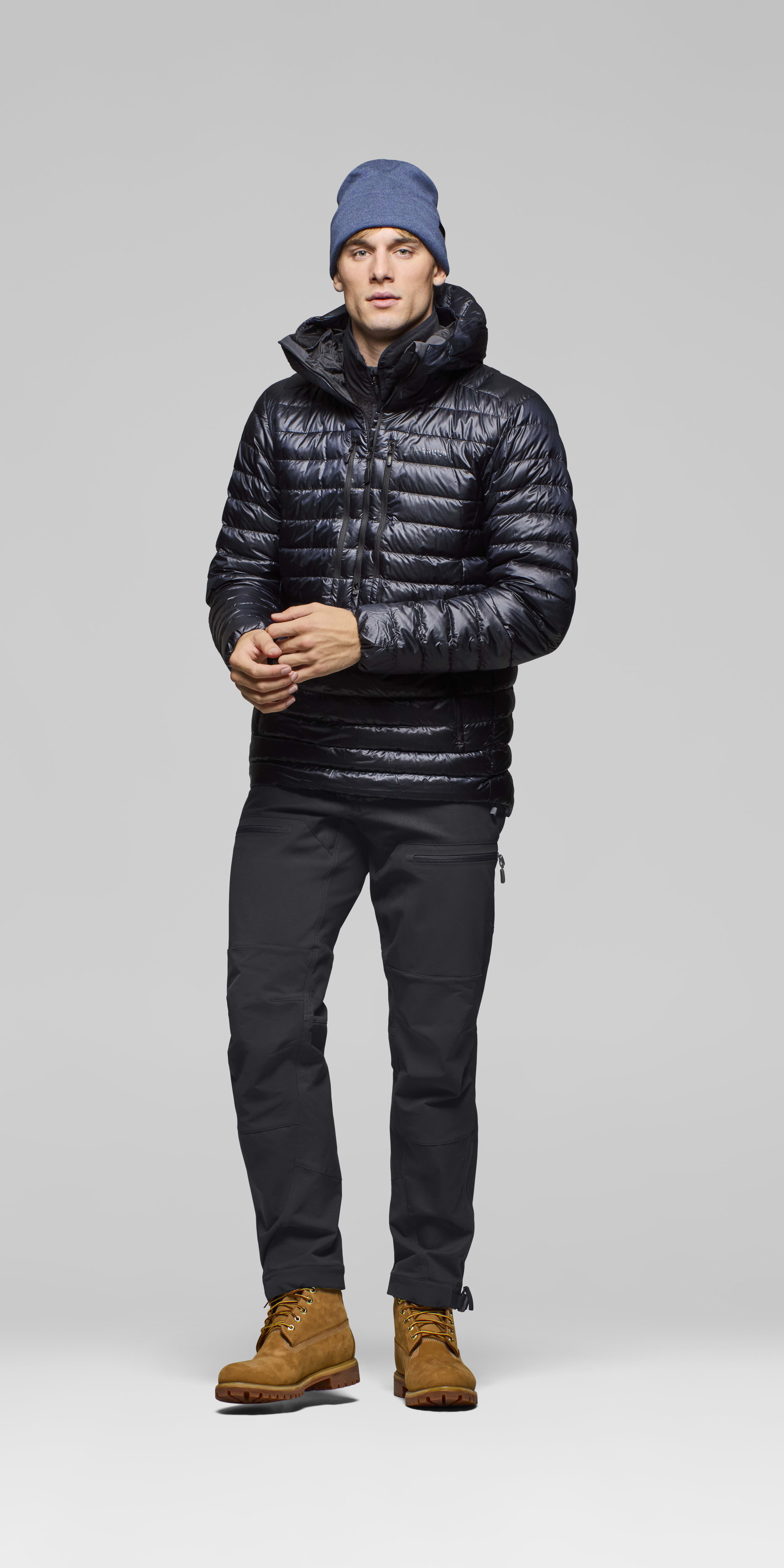 Male Look front image of lofoten down800 Anorak Caviar Black