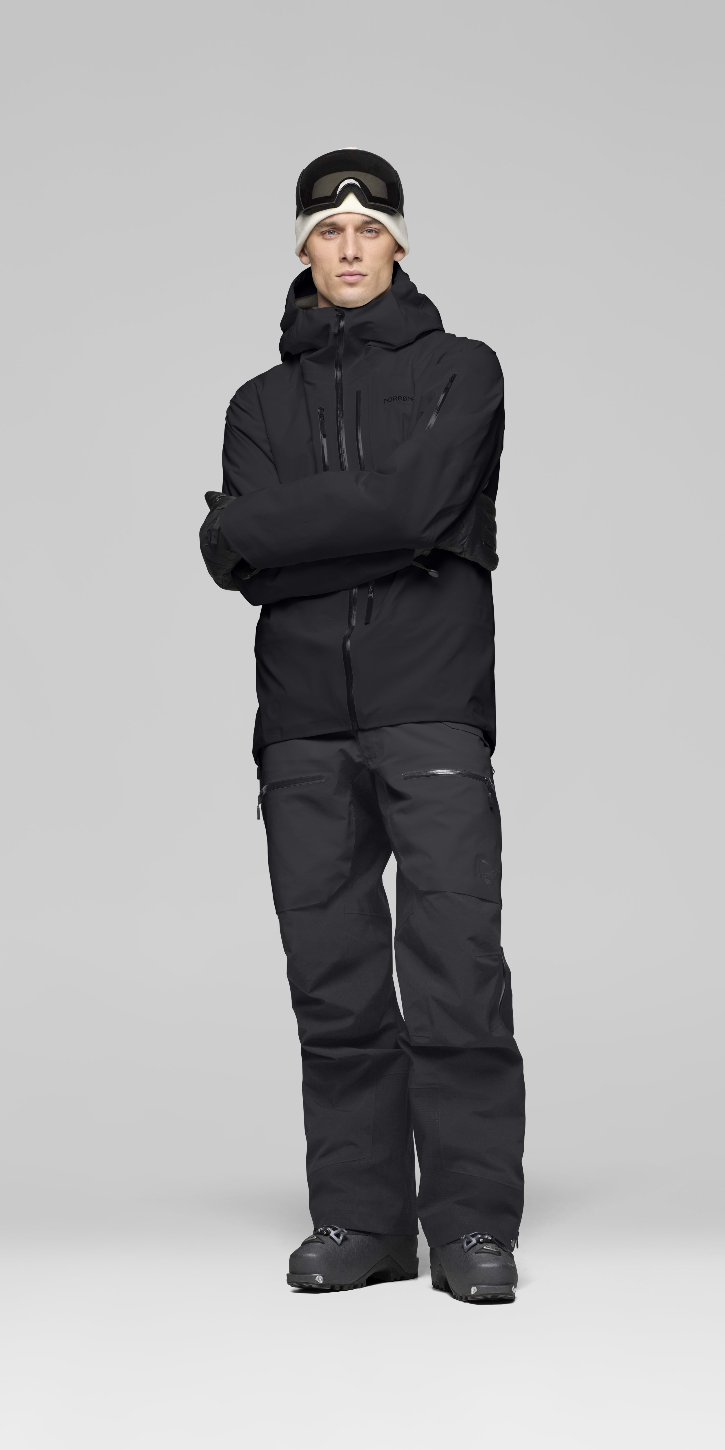 Male Look opening image of lofoten Gore-Tex Pro Pants Caviar Black