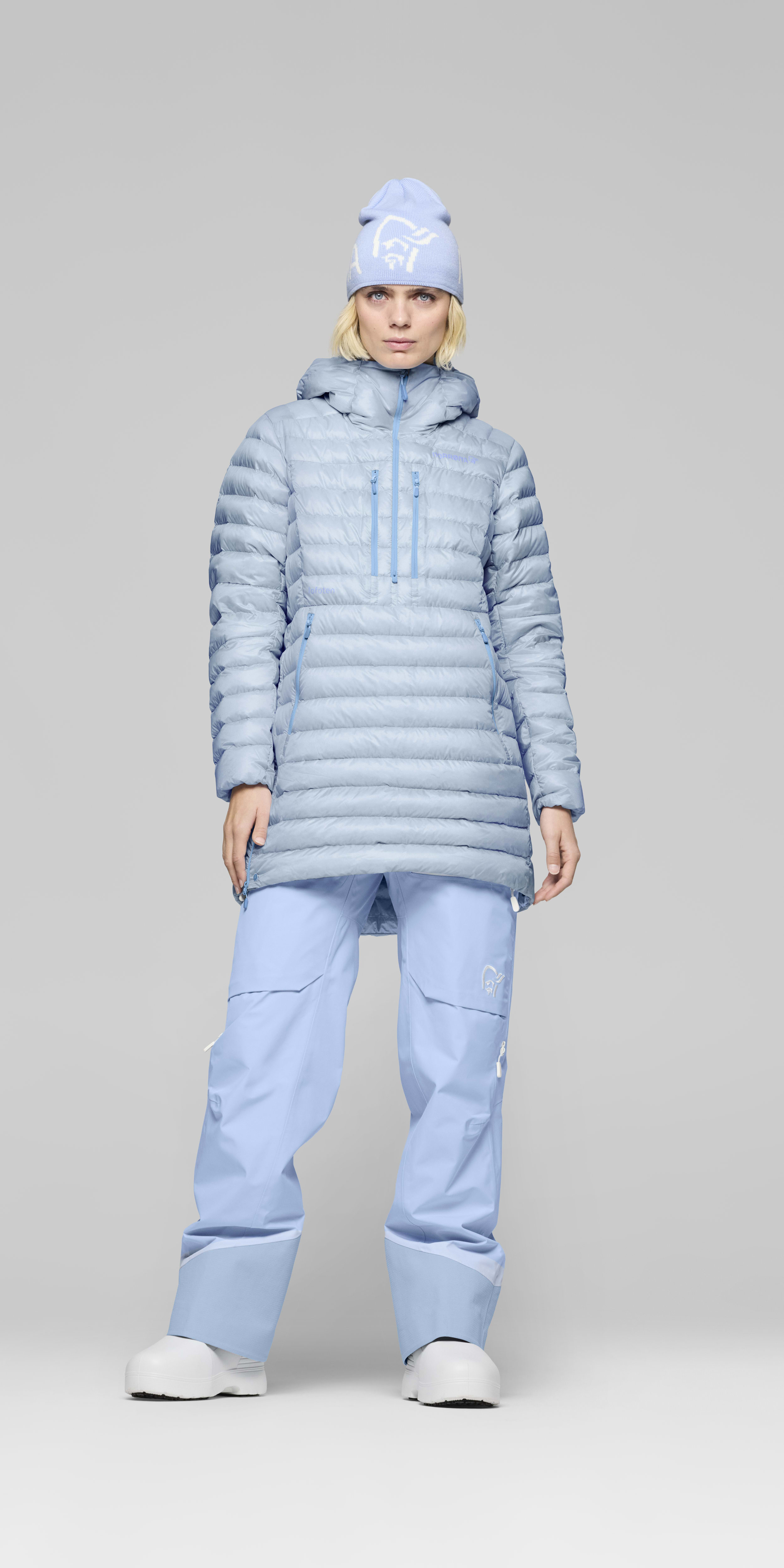 Female Look front image of lofoten down800 Anorak Cashmere Blue