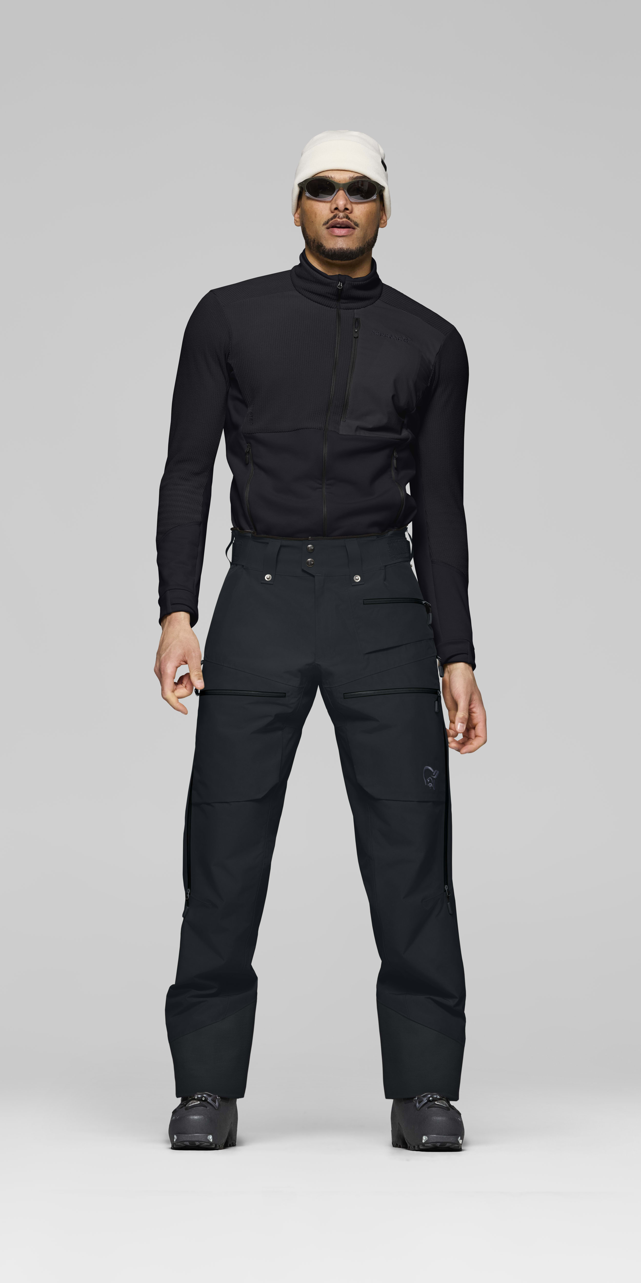 Male Look front image of lofoten Gore-Tex Insulated Pants Caviar Black