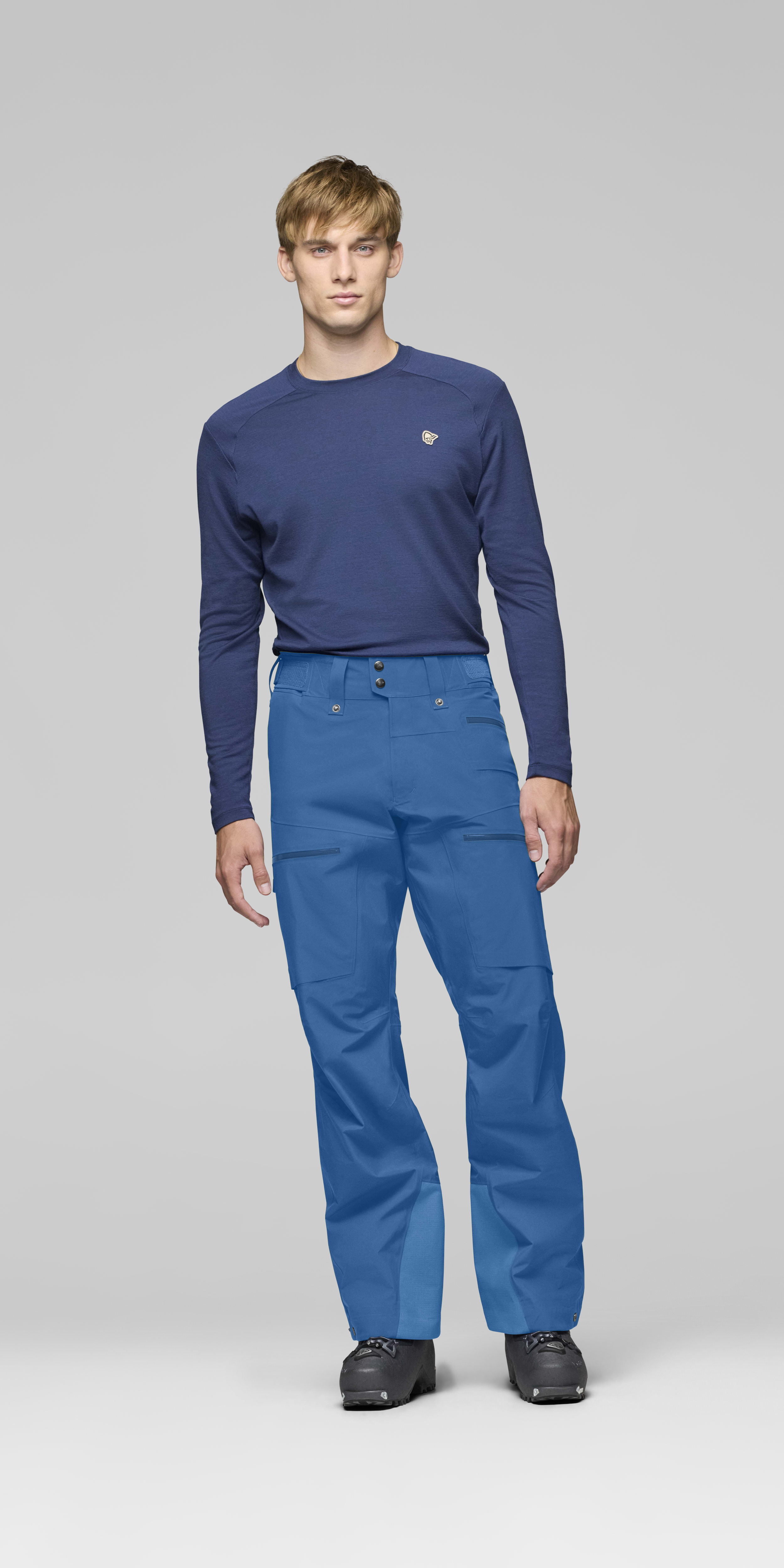 Male Look front image of lofoten Gore-Tex Pants Dark Blue